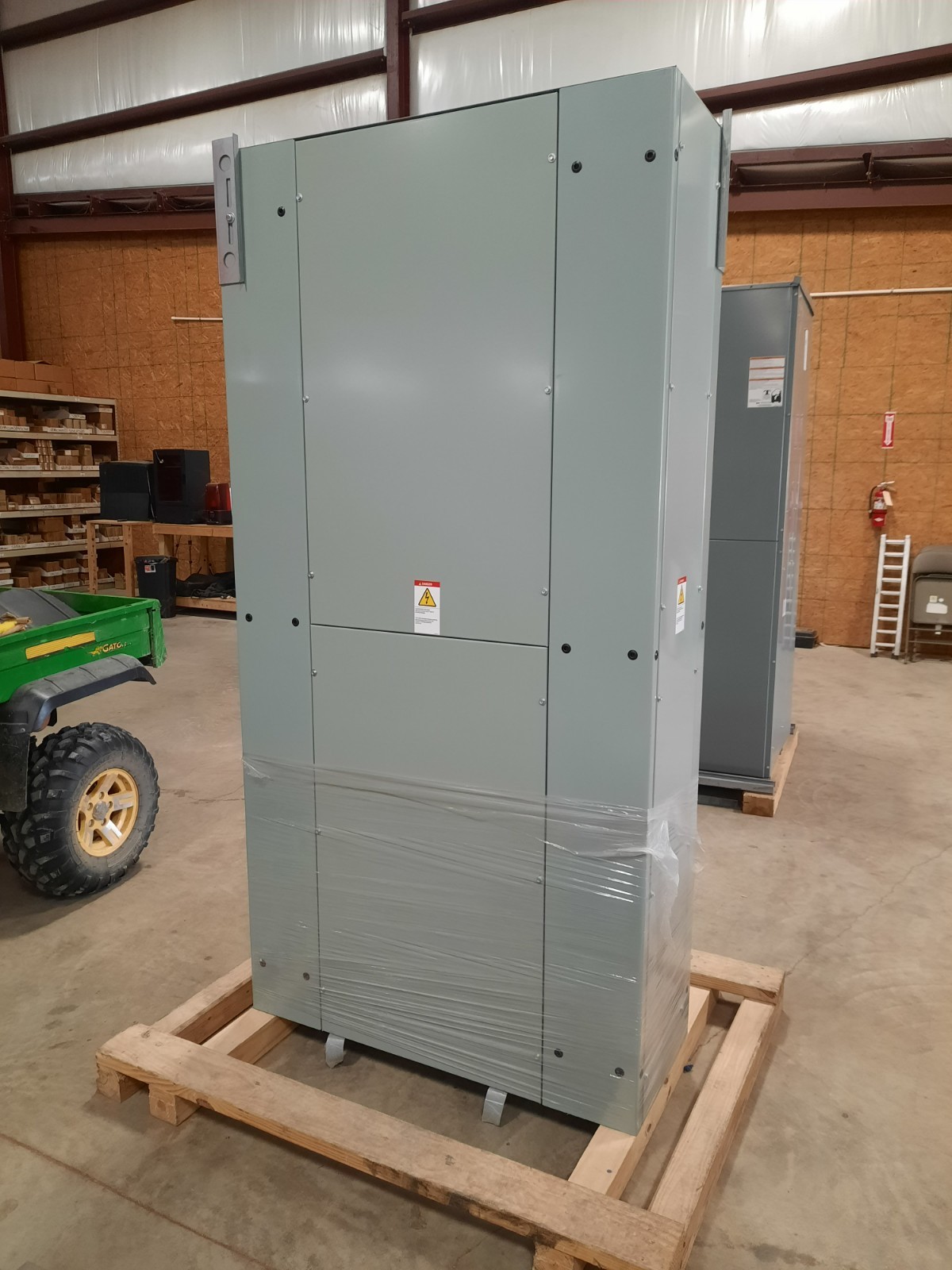 Eaton PRLX Switchboard – 2000A 480/277V 3PH 4W MLO – Indoor – NEW