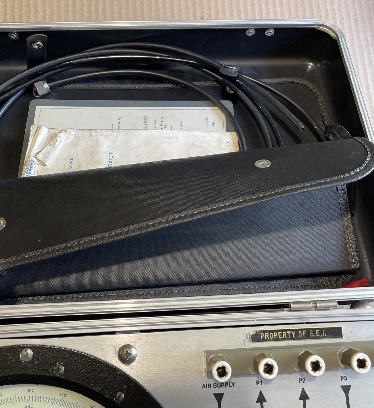 Wallace & Tiernan 65-120 Portable Pneumatic Calibrator Pennwalt Corporation
