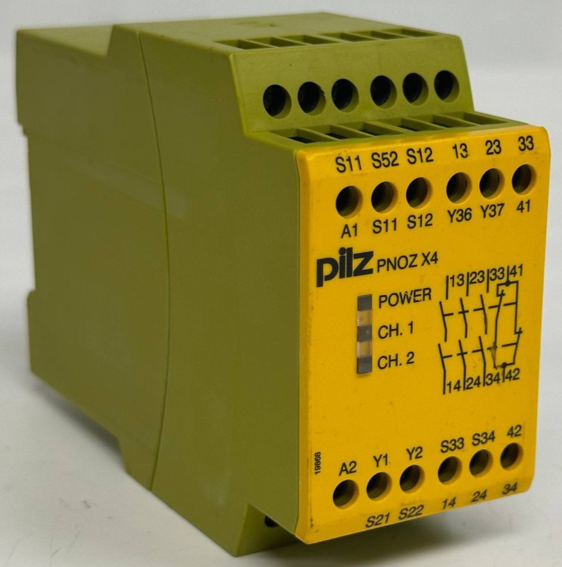 PILZ PNOZ X4 24VDC SAFETY RELAY 774730 3NO 1NC E-STOP SAFETY CONTROLLER