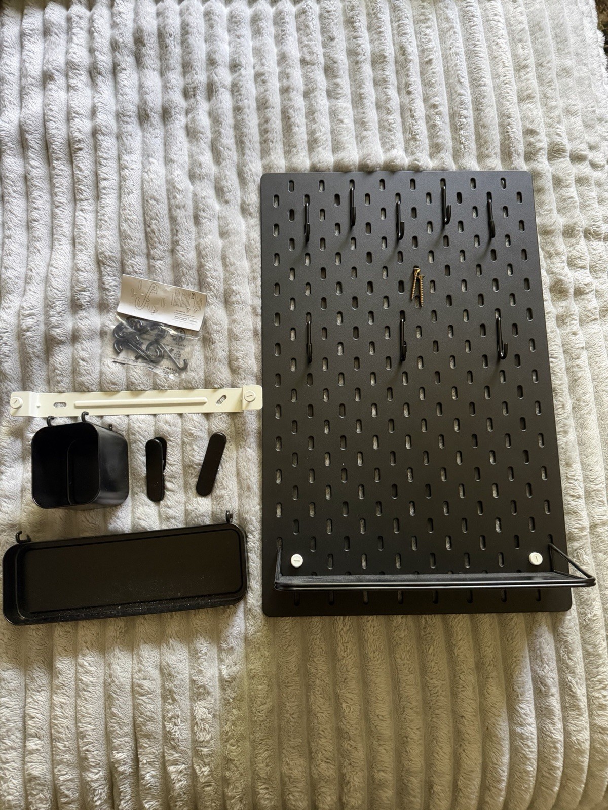 Ikea Skadis Pegboard 36cm x 56 cm (14 ¼» x 22″) – Black Plus Accessories