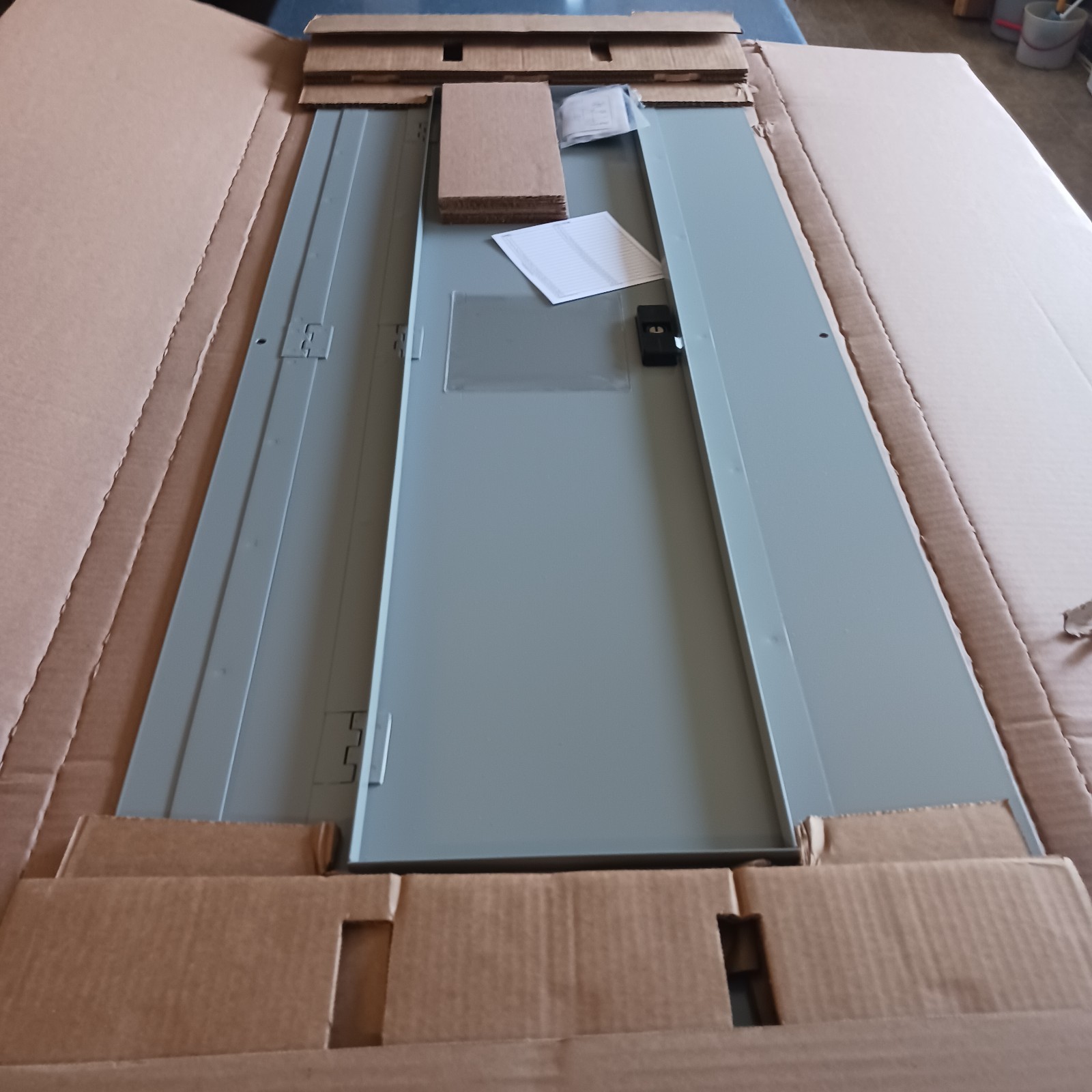 Siemens S44B 20 x 44 Inch NEMA 1 Surface Mount Panelboard Cover With Door