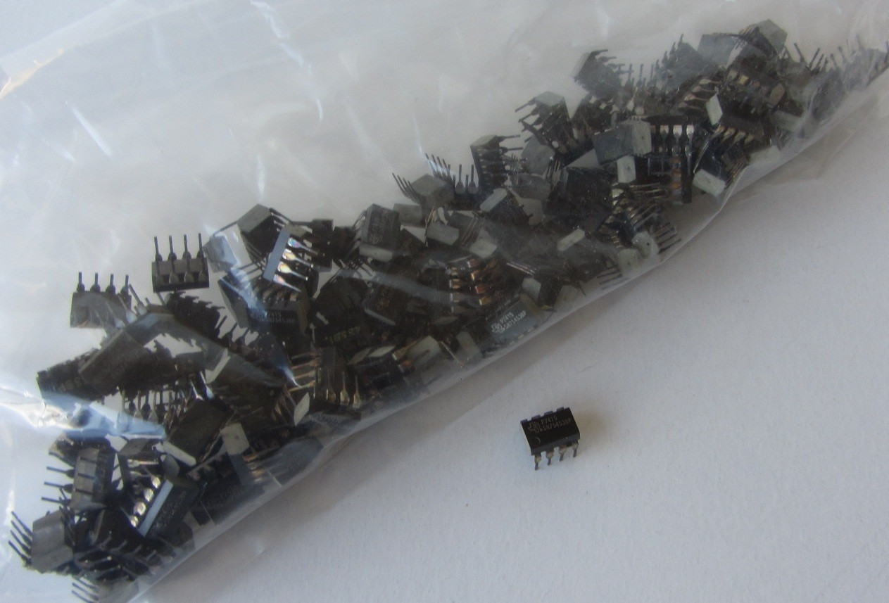 Vintage NOS Lot of 142 pcs Texas Instruments SN75453BP Integrated Circuit 7415
