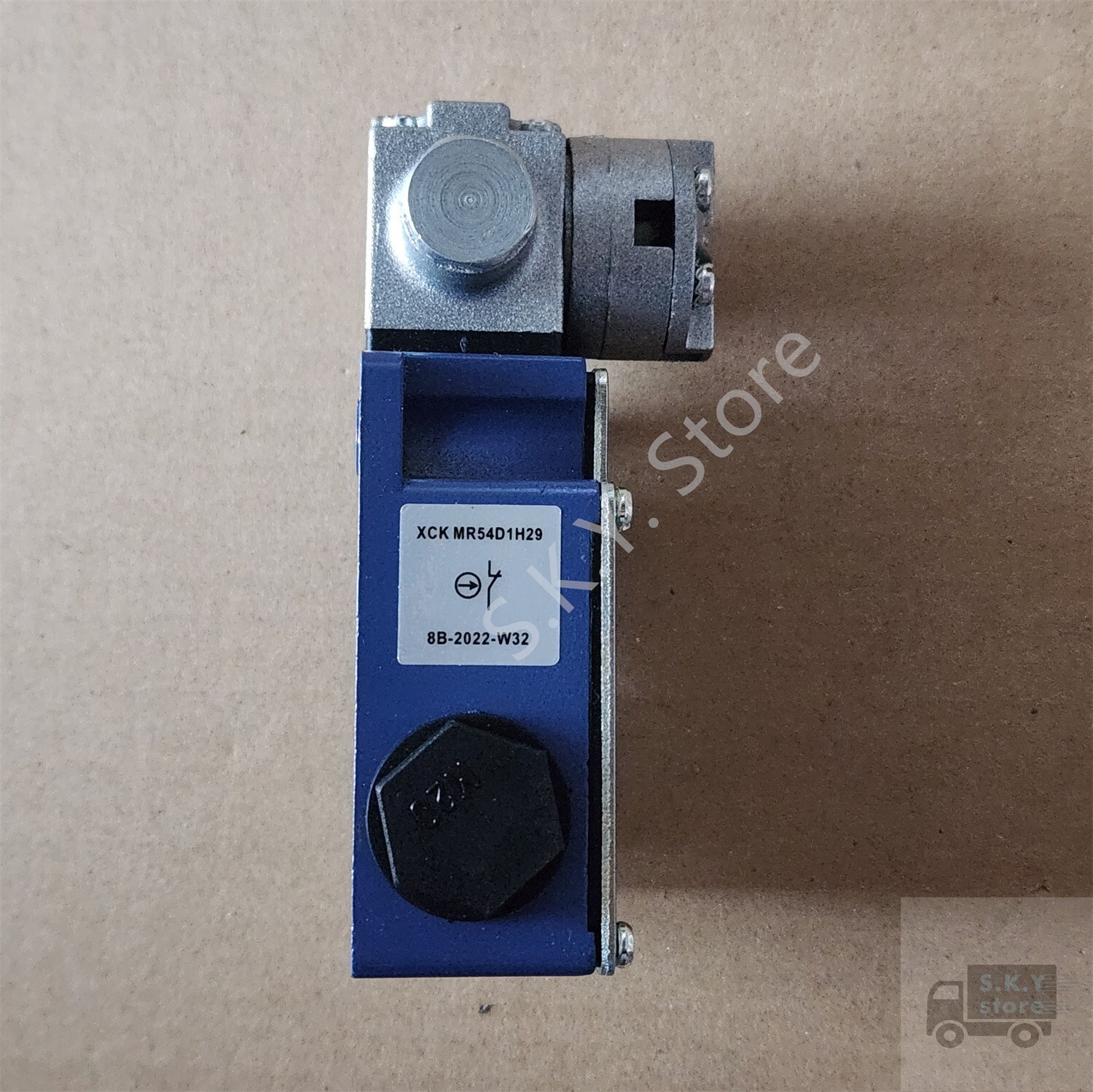 1 x New in Box XCKMR54D1H29 Telemecanique LIMIT SWITCH, Free shipping