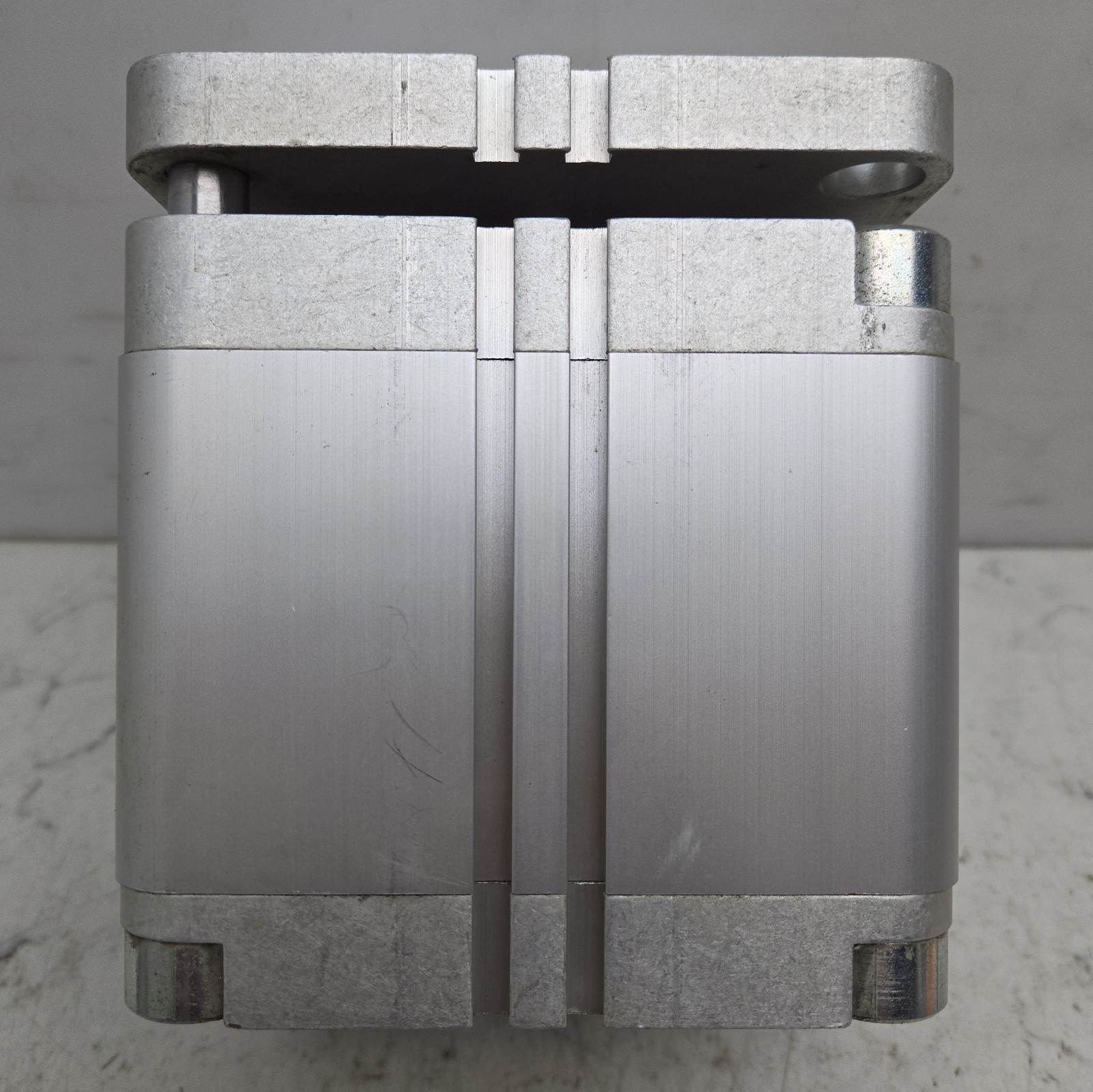 Festo ADVUL-100-50-P-A Compact Pneumatic Cylinder 50mm Stroke 100mm Bore 145 Psi