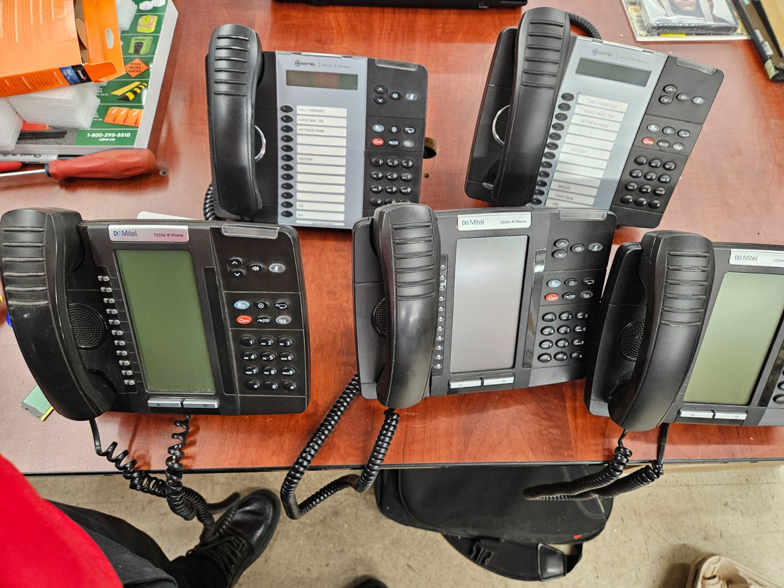Lot of 5 IP PHONES Mitel 3 X 5320e – 2 X 5312 – USED From Working system