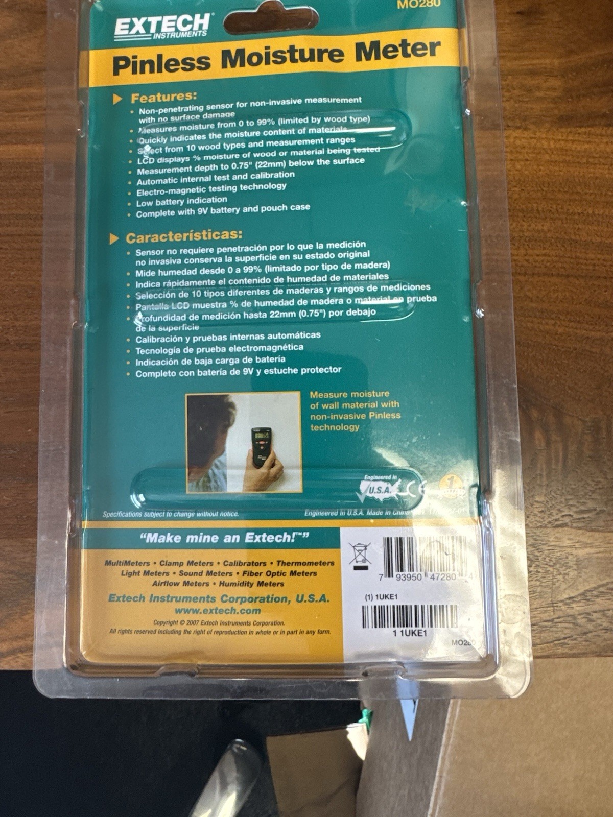 Extech MO280: Pinless Moisture Meter