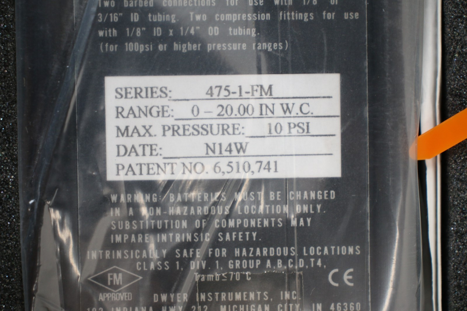 Dwyer Instruments Digital Manometer Series 475 Mark III 475-1-FM