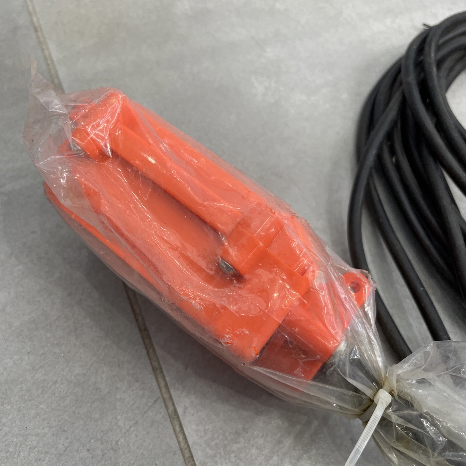 VEVOR Electric Hoist Winch Portable Hoist Crane 1100lbs w/ Wired Controller