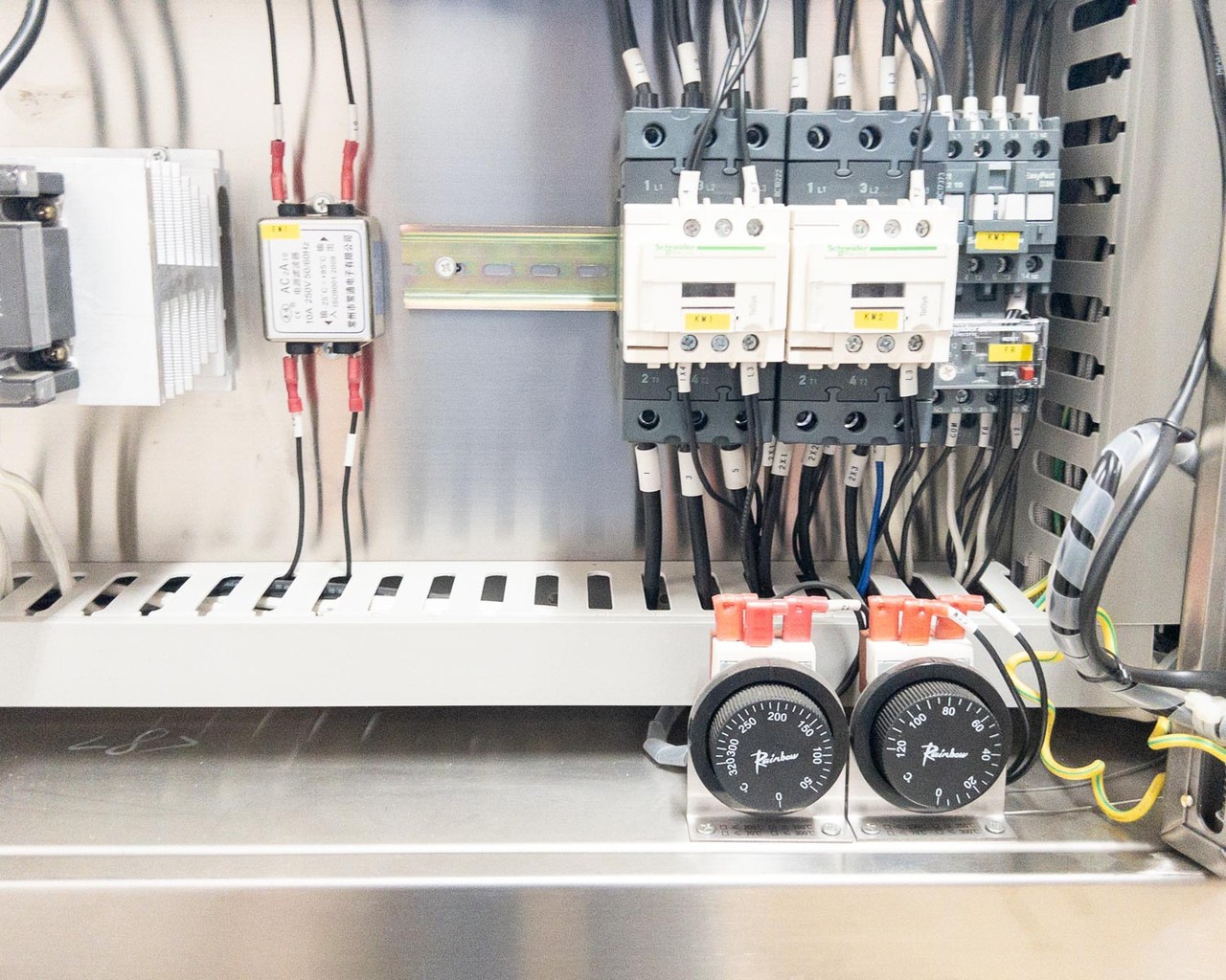 Lneya Sundi-1A15 Cooling Heating Chiller -10°C to 200°C 20kW 208V 3-Phase R404A