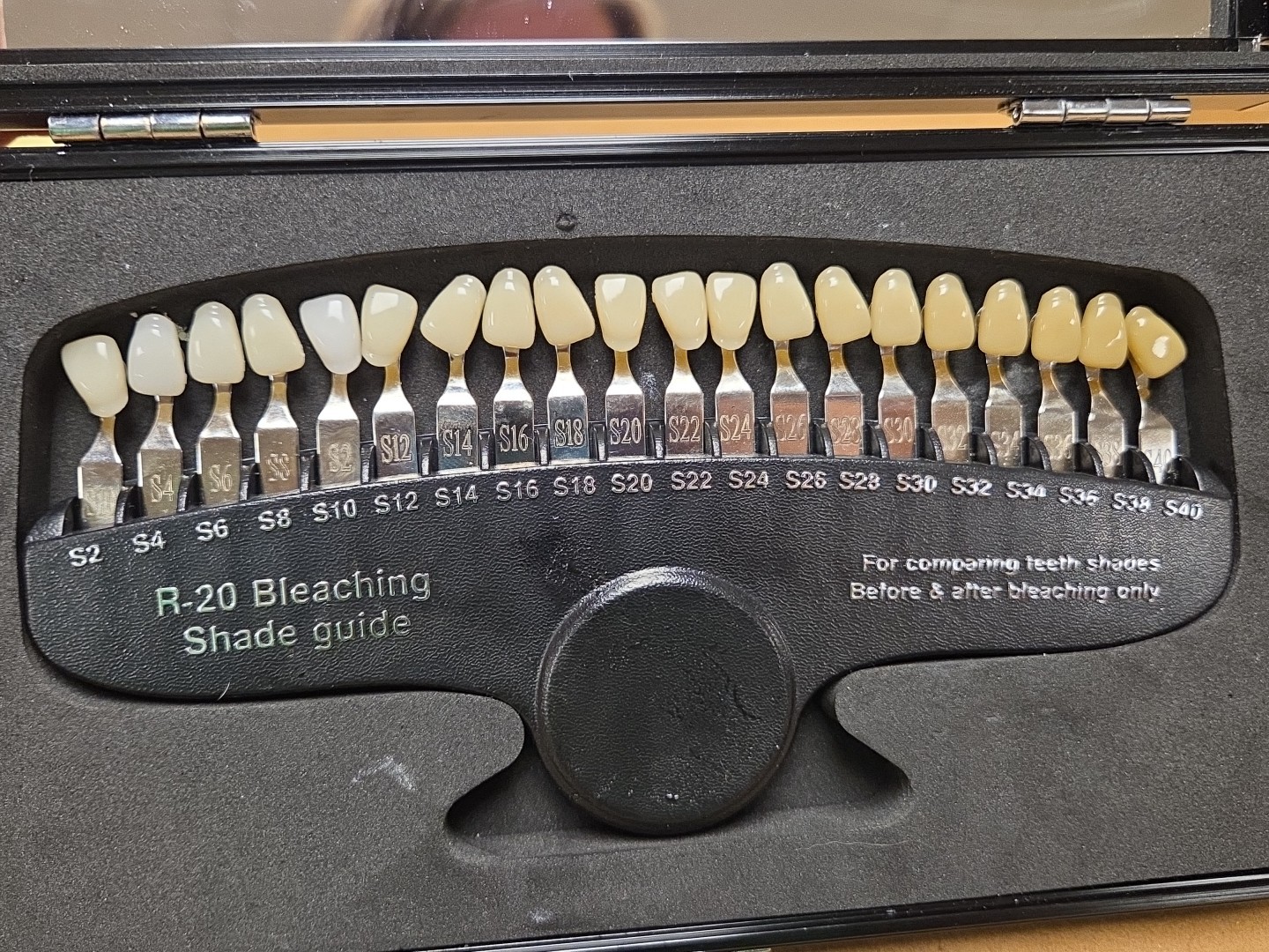 R-20 Bleaching Shade Guide Professional Teeth Whitening Shade Guide