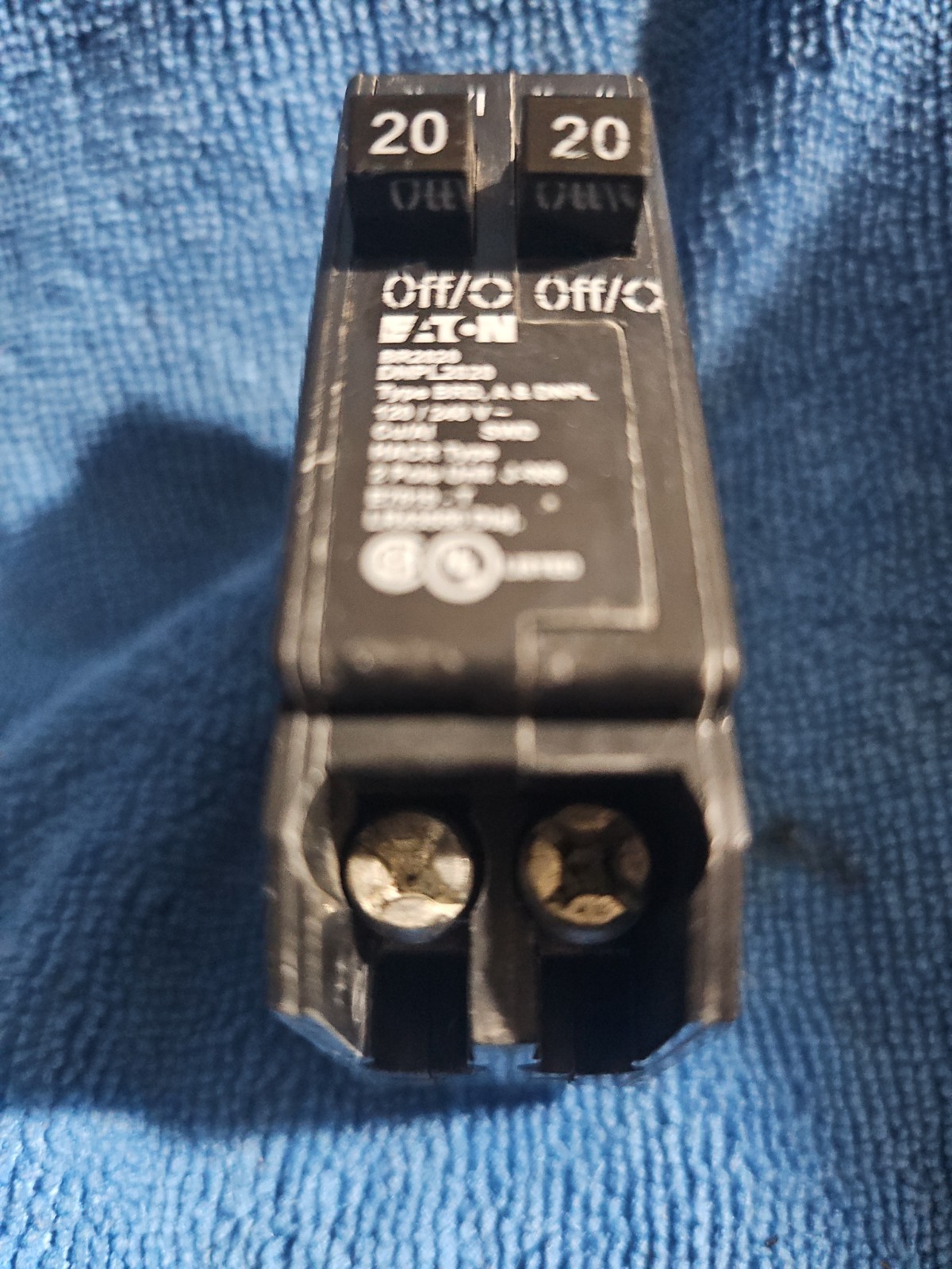 20 Amp Twin Tandem Dual Circuit Breaker. BR2020. Used DNLPL2020