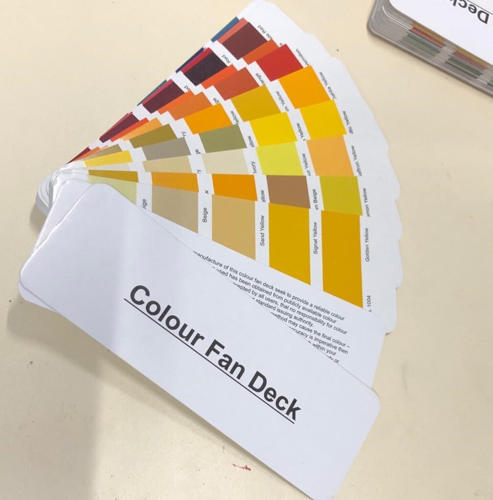 ENAMEL PAINT COLOURS – British Standard BS 381C & BS 4800 Colour Swatch Fan Deck