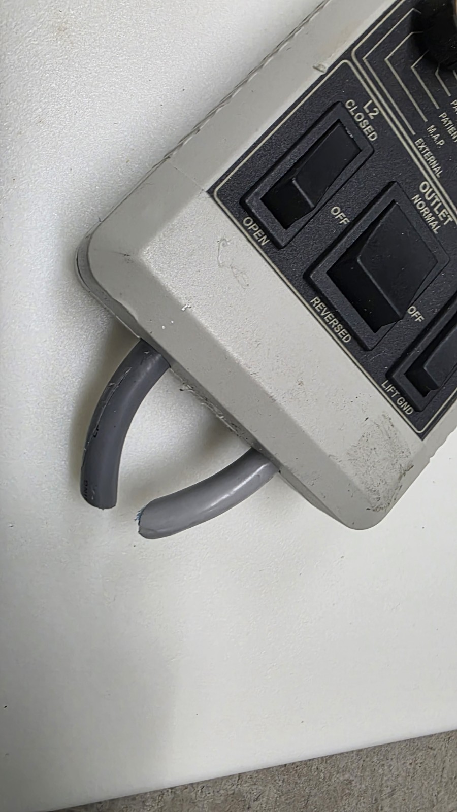 Dale Technology Dale 601 Safety Analyzer w Cut Cable