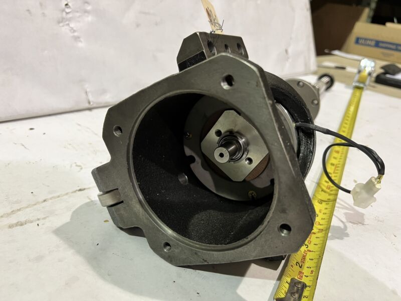TSUBAKI BALL SCREW ASSY. # LH-0784-3 THD LENGHT: 21.5″ THD dia: 25mm