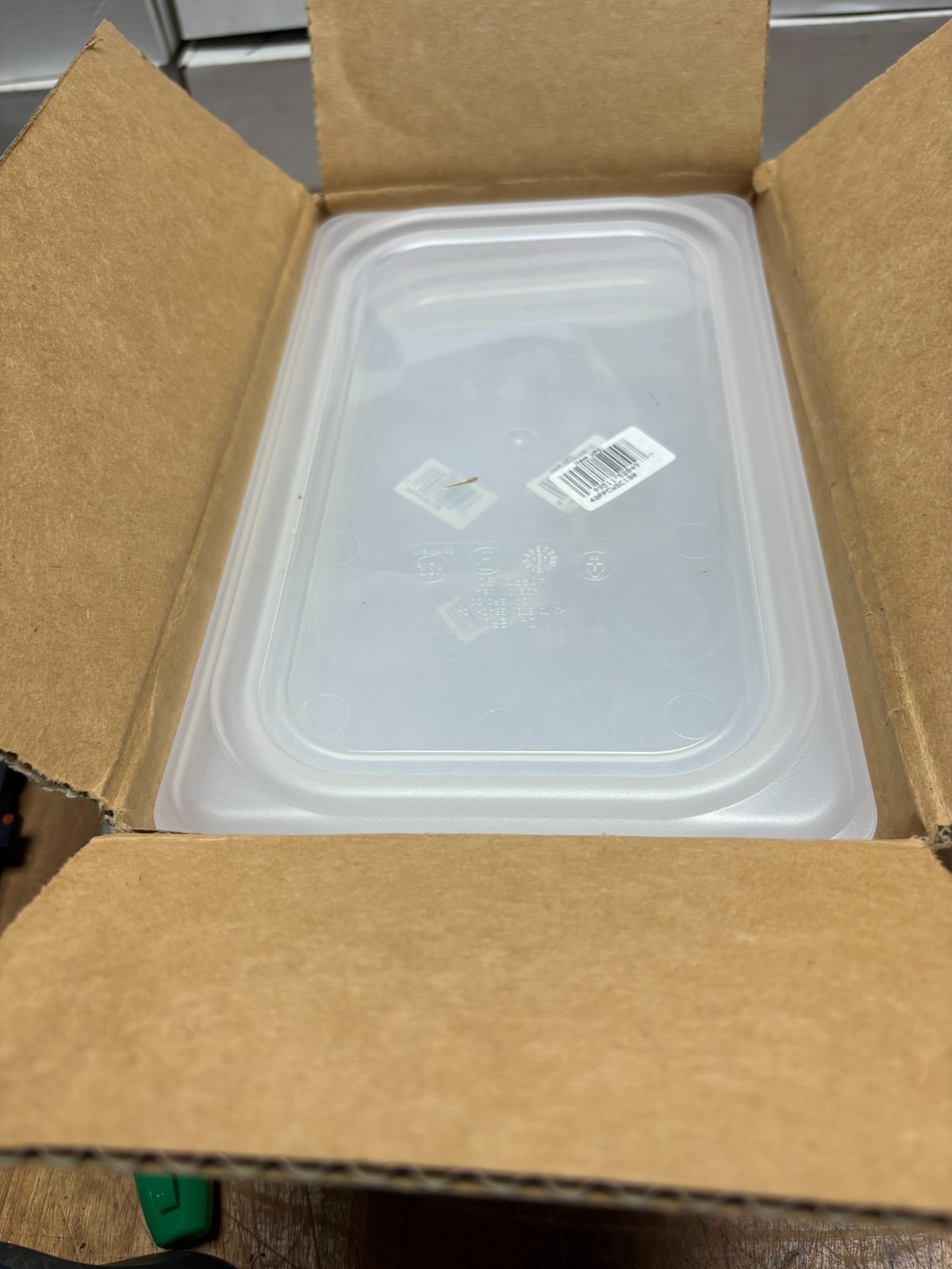 Case of 6 New CAMBRO 40PPCWSC 190 Translucent Seal Cover ¼ size CAMWR