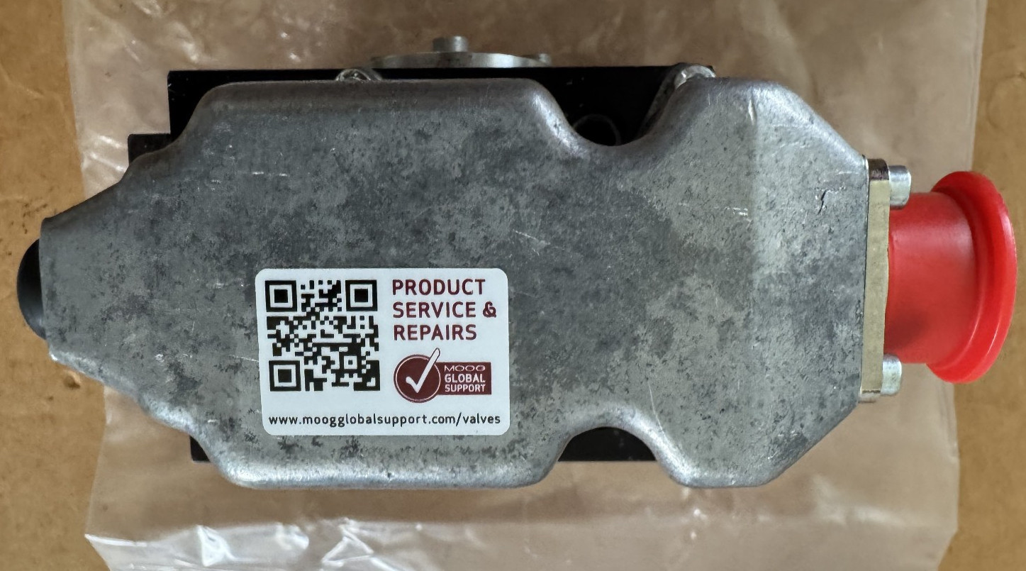 Moog 631F172F P60F0FM4VBR Servo Valve USA NextDay Air Available with Test Report