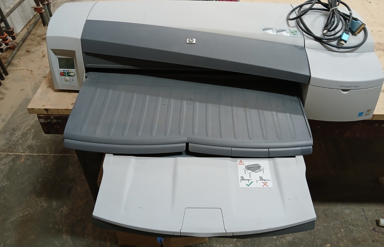 Lightly Used HP Designjet 110plus Printer – Includes Paper