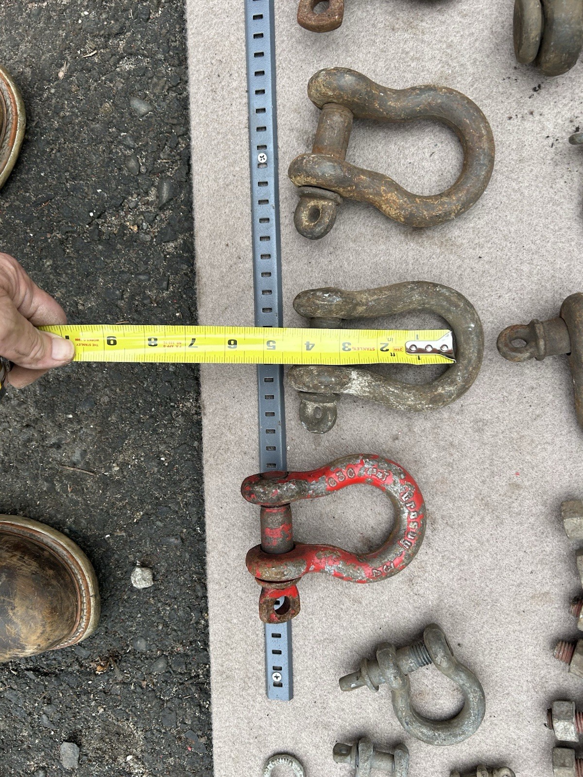 Assorted Large And Heavy Duty Shackles Two Crosby’s And Two Pairings