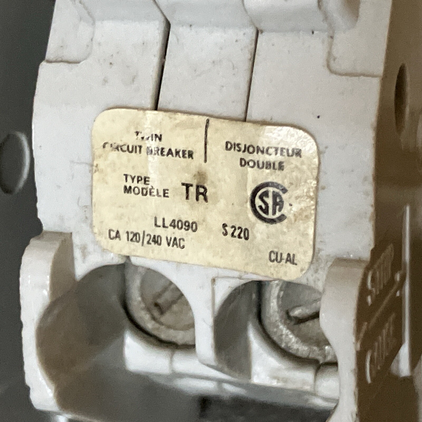 GE TR1540 TR4015 2 Pole 15 40 Amp 120/240V Twin Tandem Circuit Breaker TRP1540