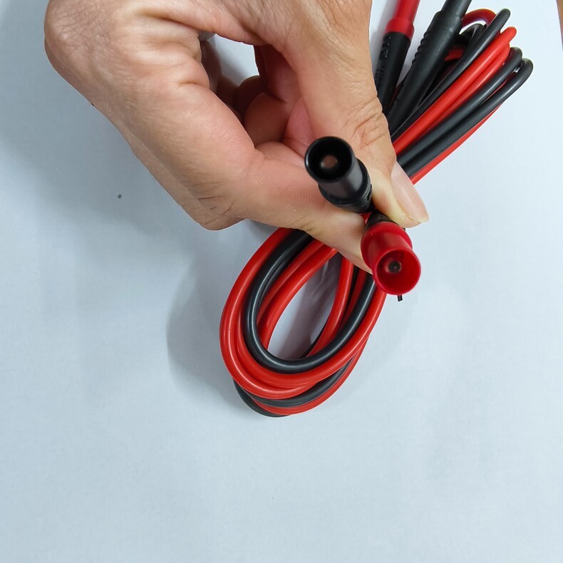 1PC New Fluke TL221 5FT 1.5M Black Red SureGrip Multimeter Test Leads