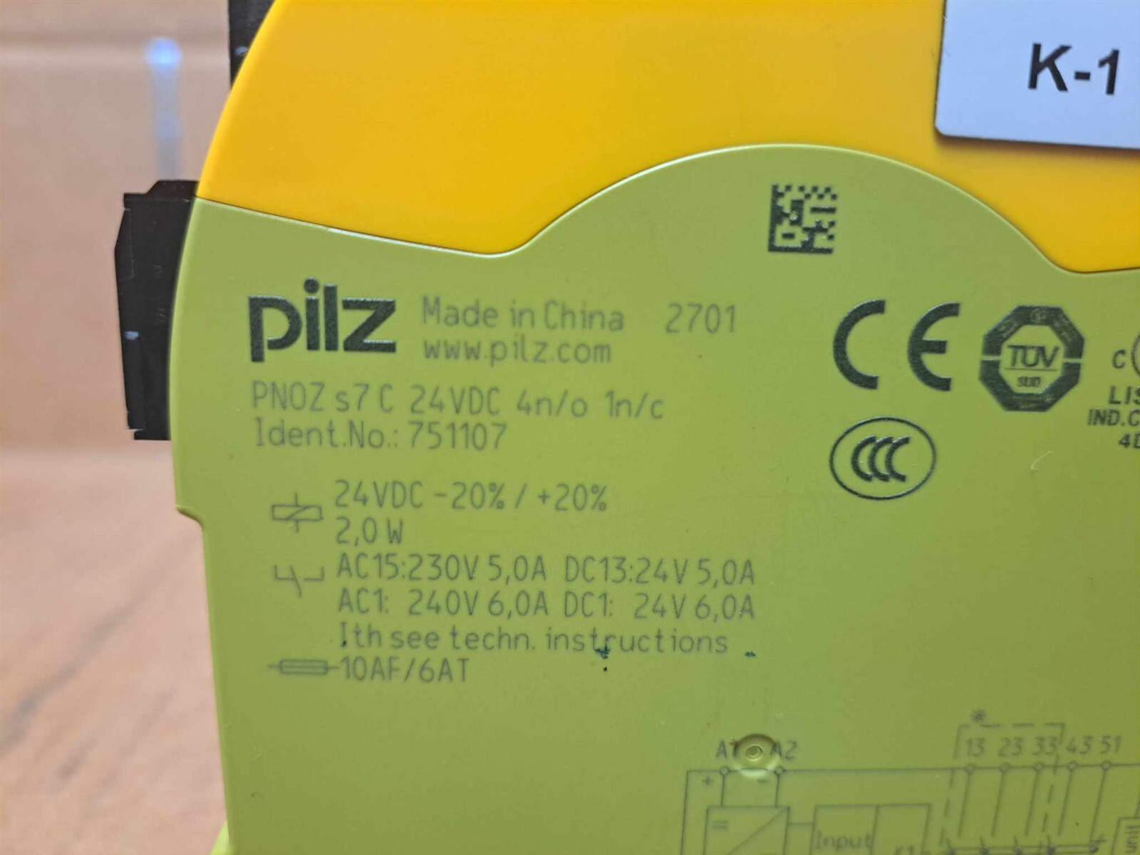 Pilz Safety Relay PN0Z s7 C 24VDC 4n/o 1n/c Ident.No. 751107