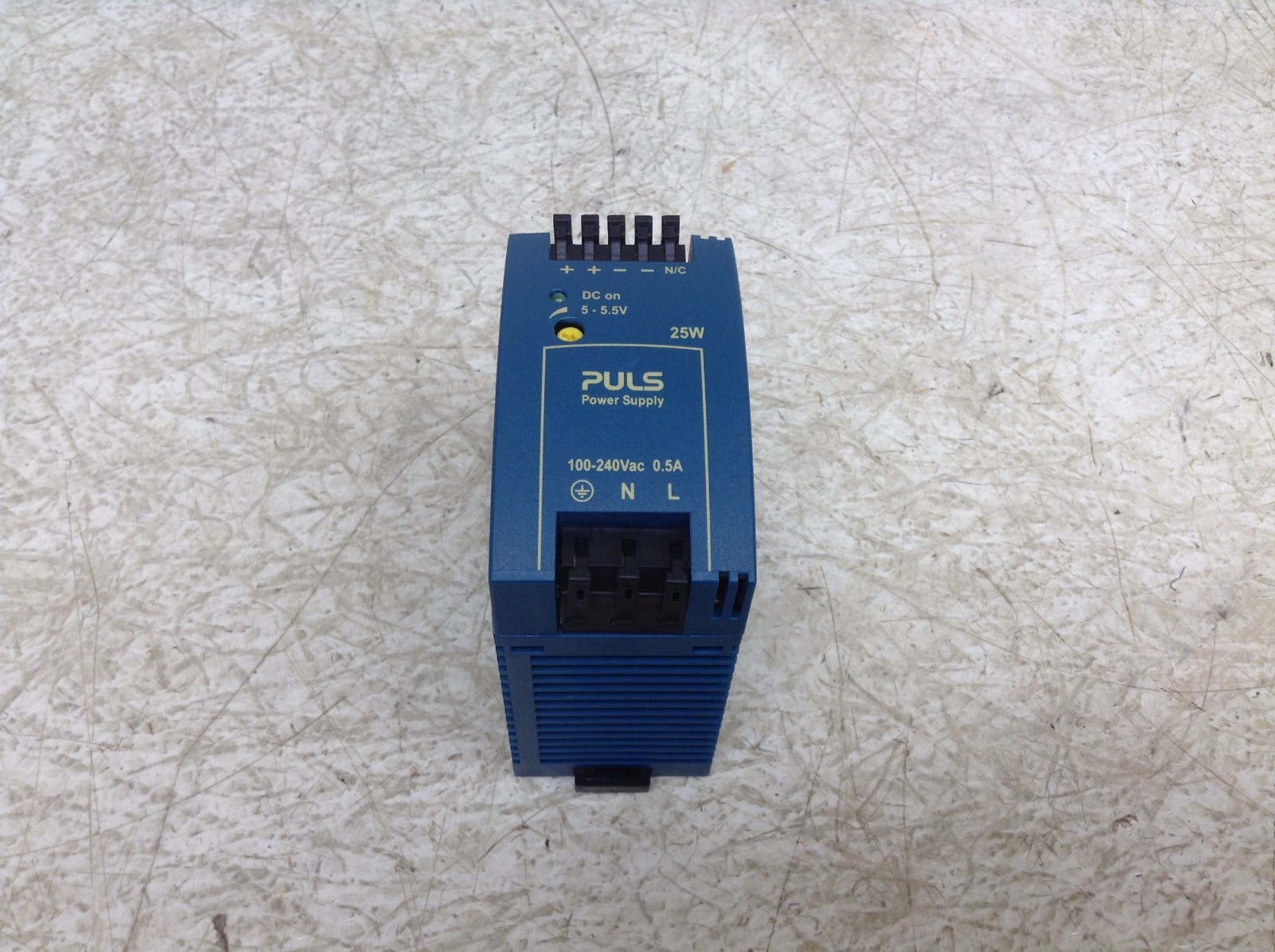 Puls ML30.101 5-5.5 VDC 5 Amp 25 Watt Power Supply ML30101 ML30