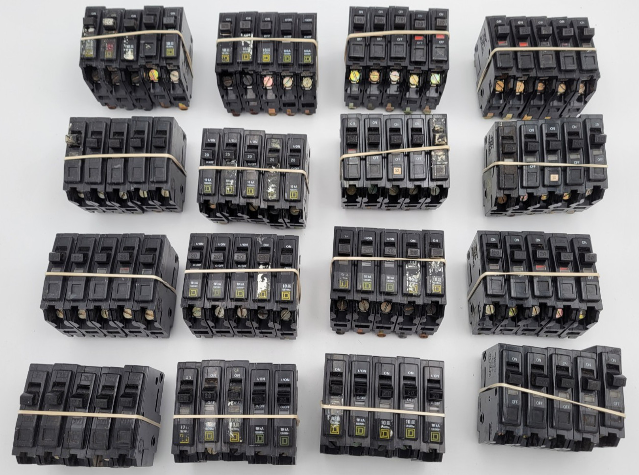 Square D QO120 20 Amp 1-Pole Plug-On 120 V AC Circuit Breaker (Lot of 5) USED