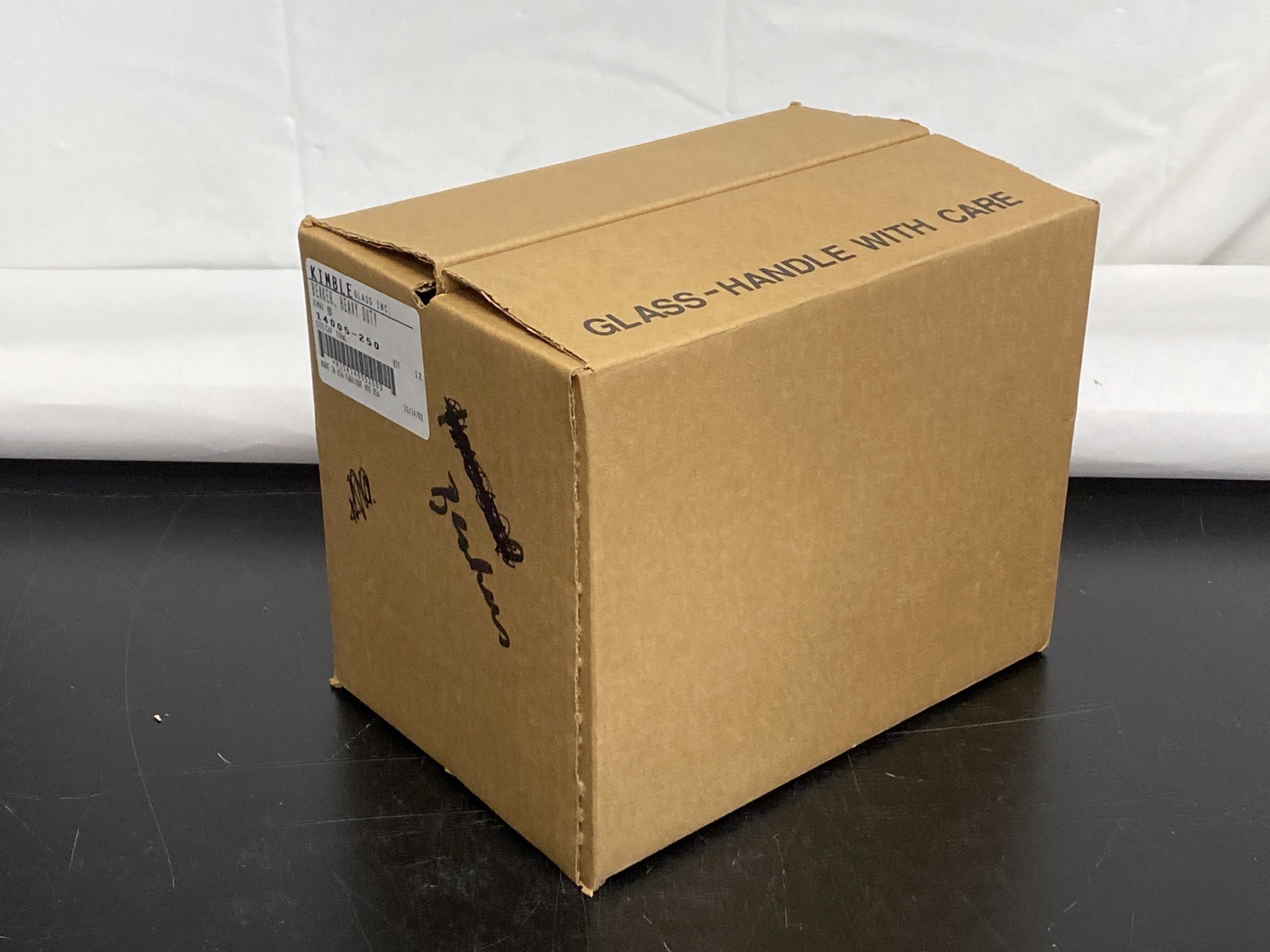 (12) KIMAX Glass 250mL Heavy Duty Graduated Low Form Griffin Beakers 14000-250