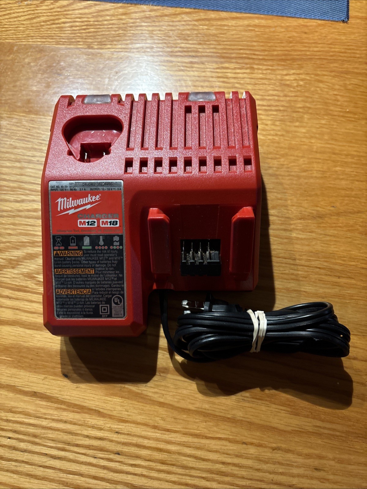 Genuine MILWAUKEE 48-59-1812 18V M12 / M18 LITHIUM ION CHARGER