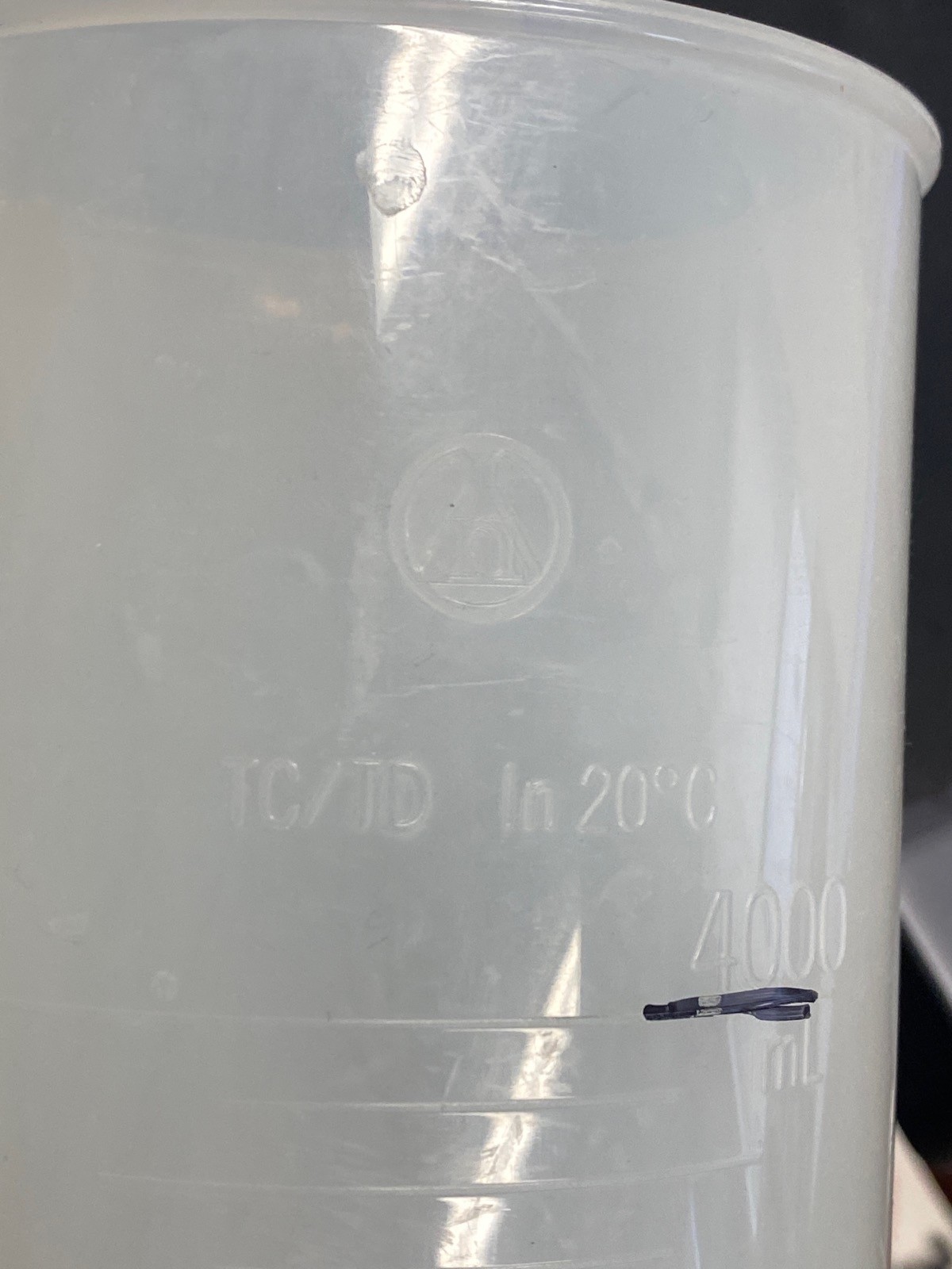 NALGENE 4000mL 4L Polypropylene TC/TD Graduated Cylinder w/Pour Spout 3662-4000