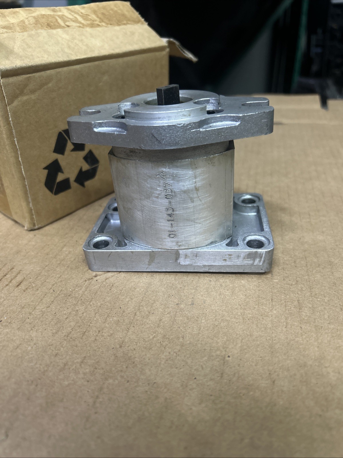 Vestil 01-143-037 Hydraulic Pump (New No Box)