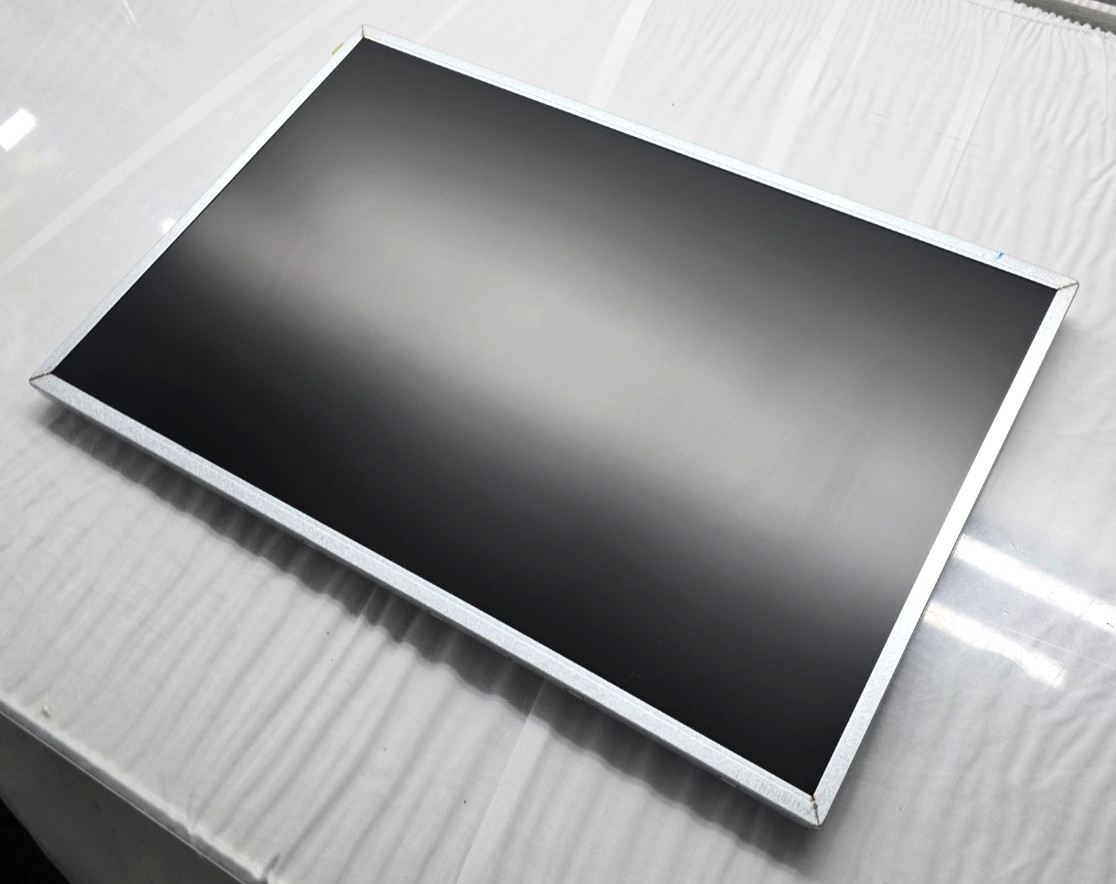 1pcs For Samsung 19-inch LTM190BT03 LCD display CL3