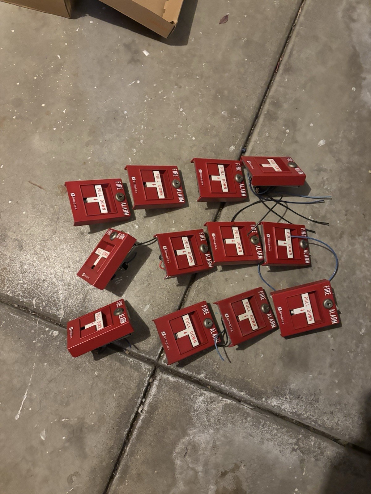 LOT (12) Simplex 4099-9001 Addressable Manual Pull Station
