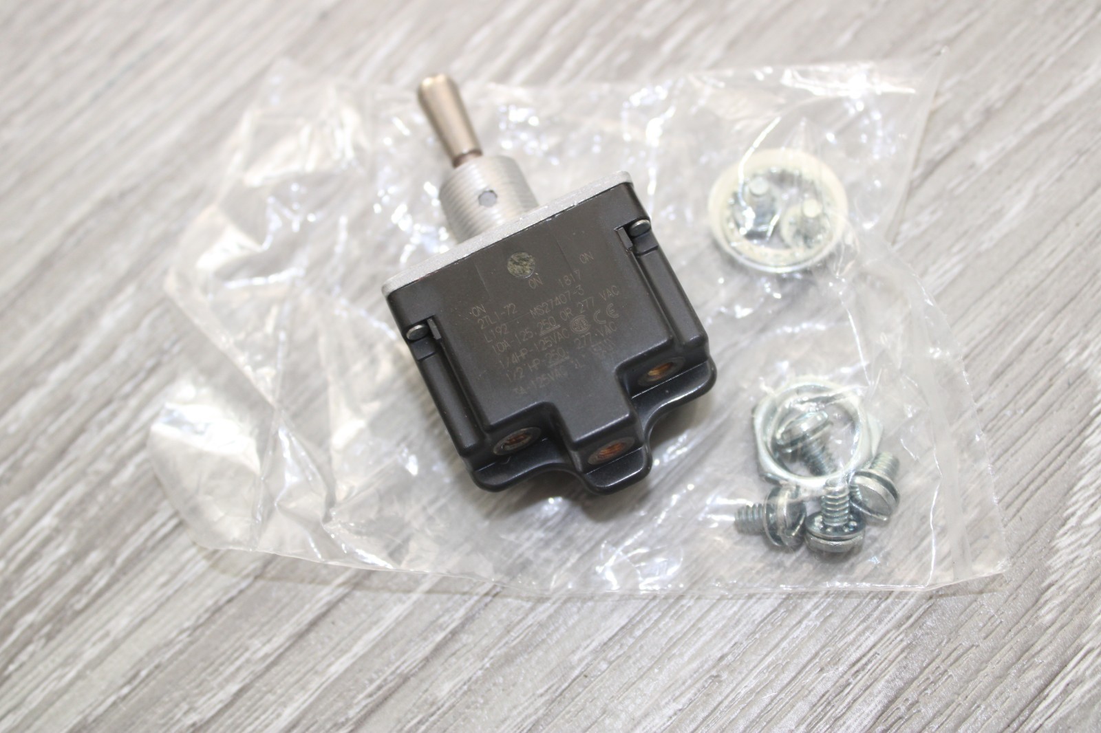 HONEYWELL MICRO SWITCH 2TL1-72 TOGGLE SWITCH MS27407-3