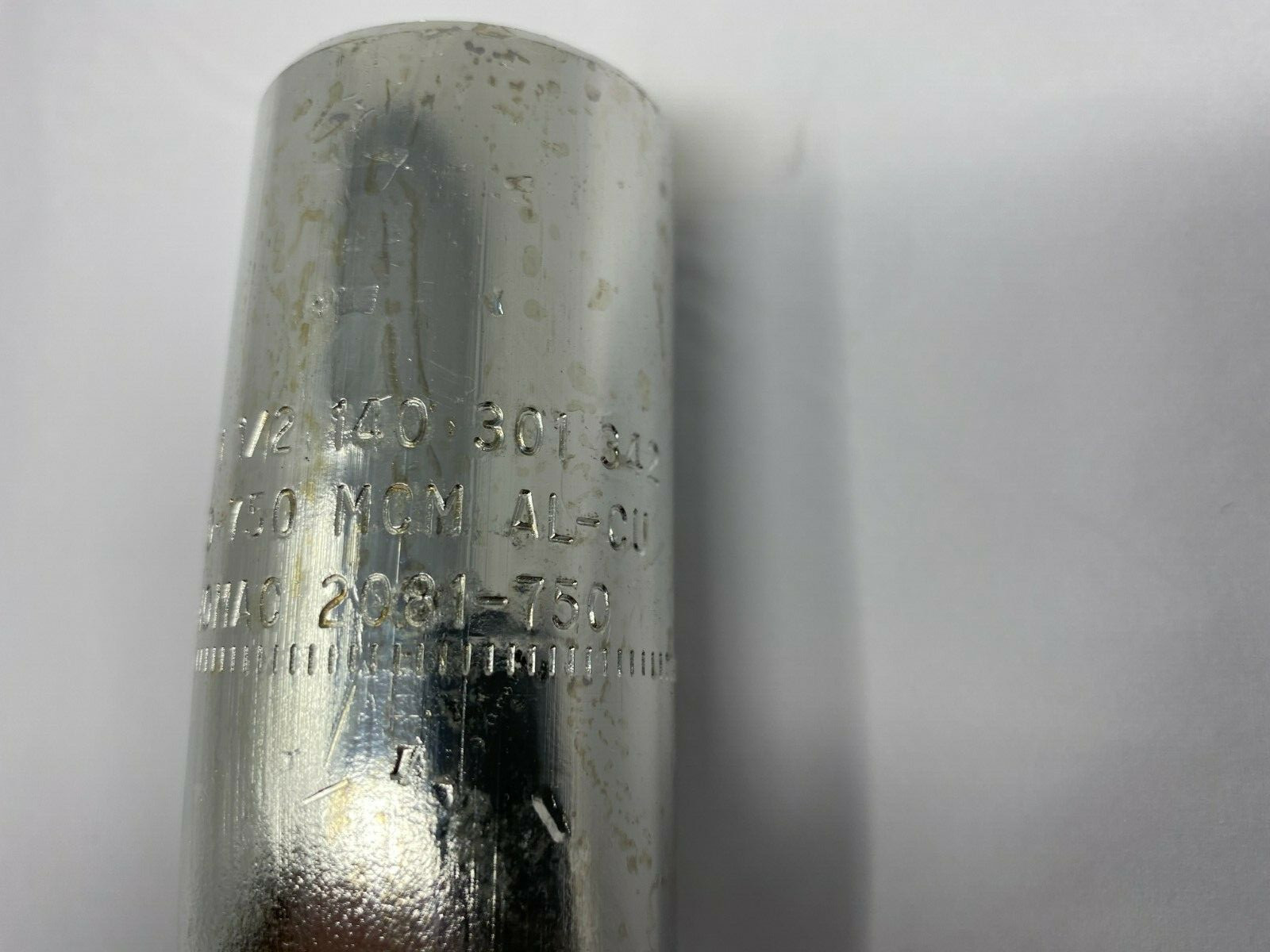 Homac 2081-750 Aluminum Compression Lug 750kcmil 2-Hole NEMA Pad AL-CU 1/2″ Bolt