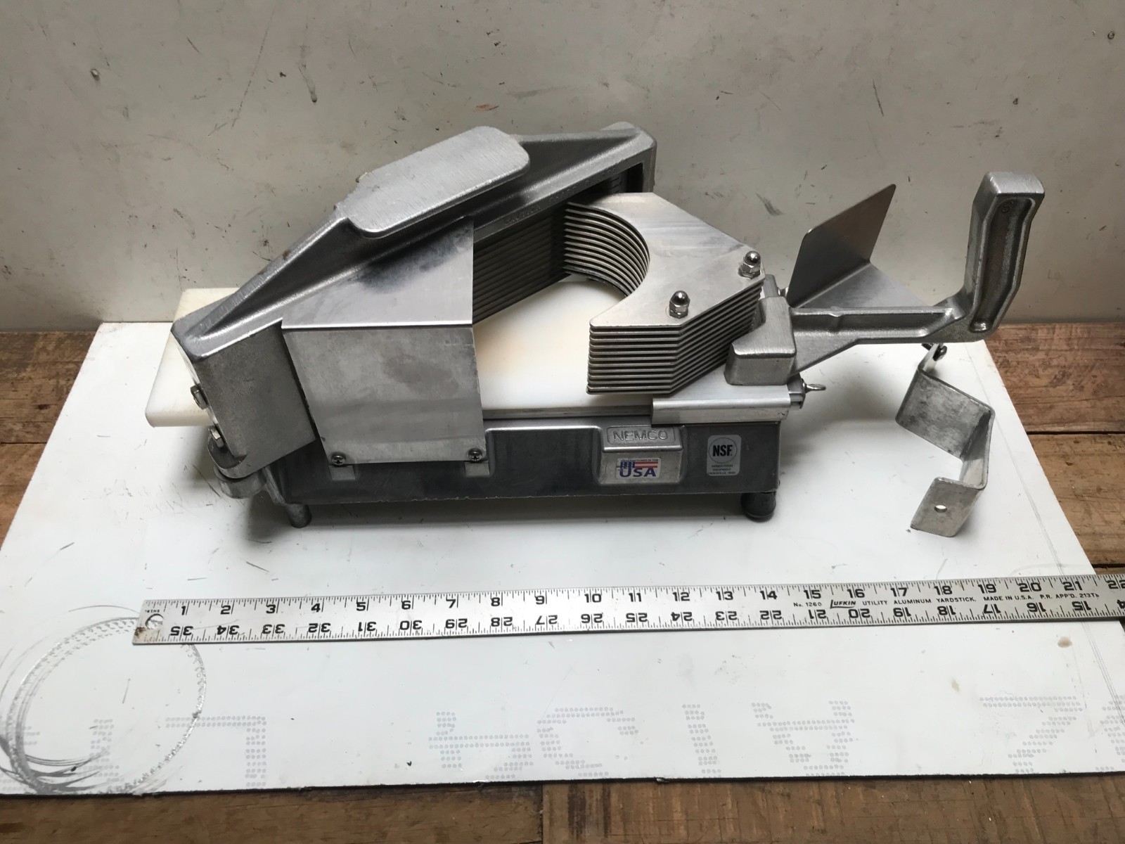 Nemco Easy Tomato Slicer 3/16″ Scalloped Blade Kitchen Restaurant Bar