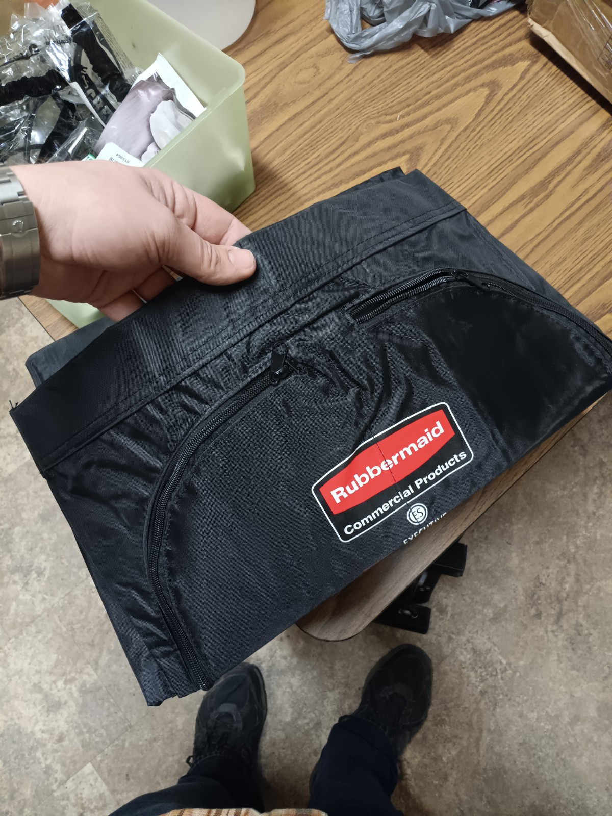 Rubbermaid Commercial Products Executive Series Housekeeping Cart Grommet Bag