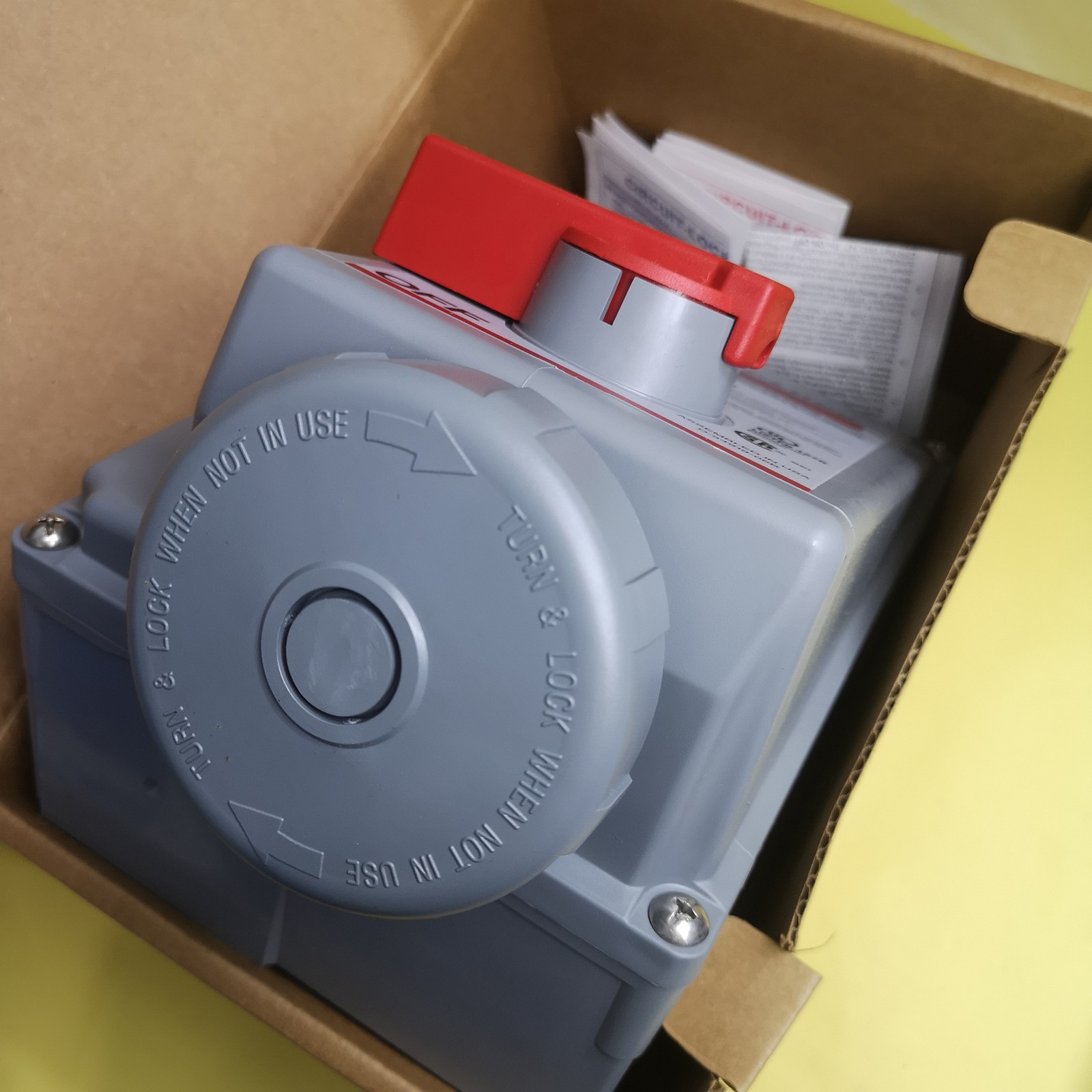 Hubbell HBL430MI7W Mechanical Interlock Device
