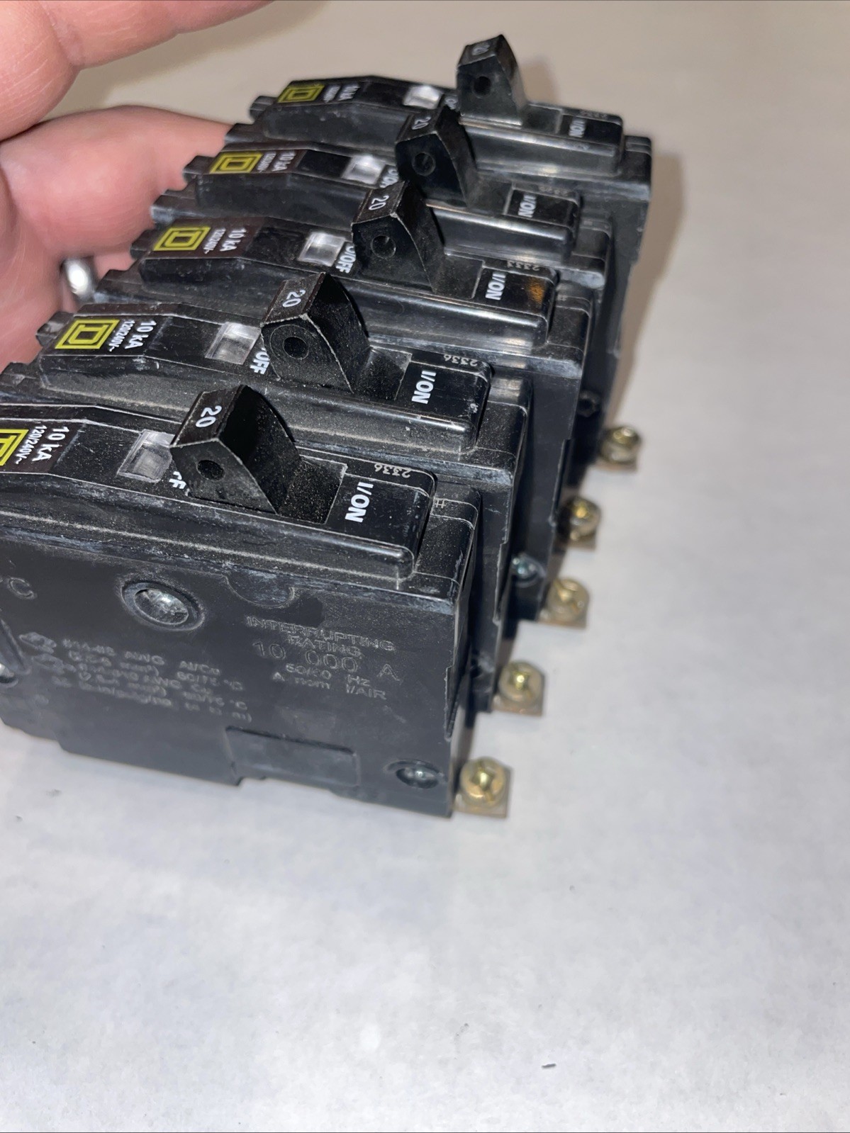 Square D QOB120 Circuit Breaker 20A 1P 10kA Bolt On (PACK OF 5)