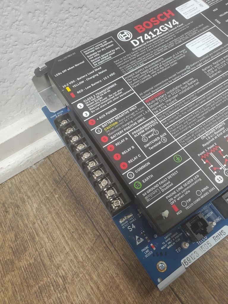 U4 ♻ Bosch D7412GV4 Security Communicator Control Panel ♻