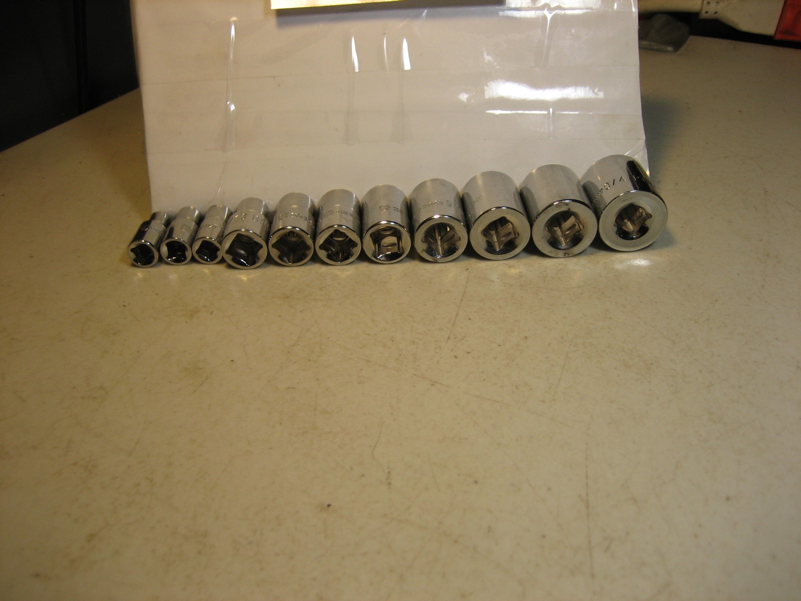 Kobalt (11 pcs) 1/4″ & 3/8″ Drive Spline Sockets (3/16″ To 3/4″)