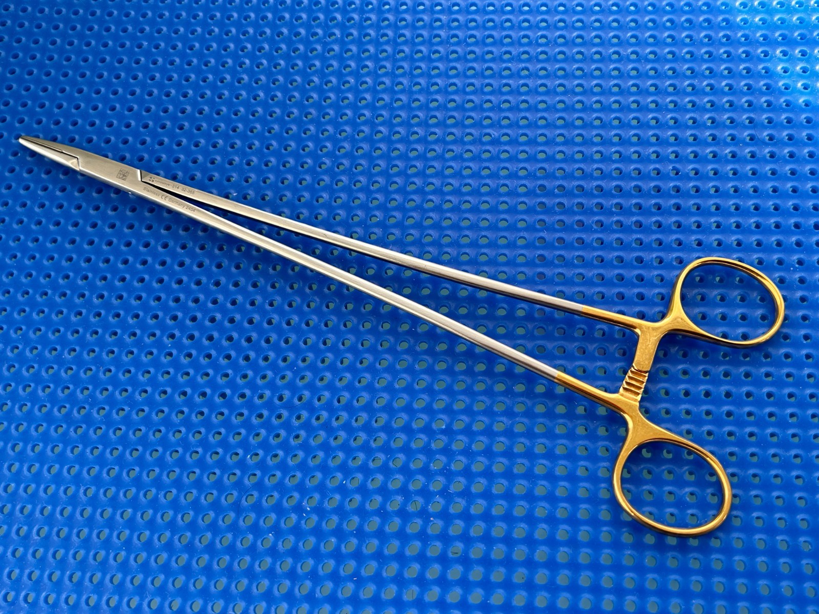 Symmetry Surgical 32-365 Needle Holder; Crile-Wood; Straight; 10 1/8 in, TC