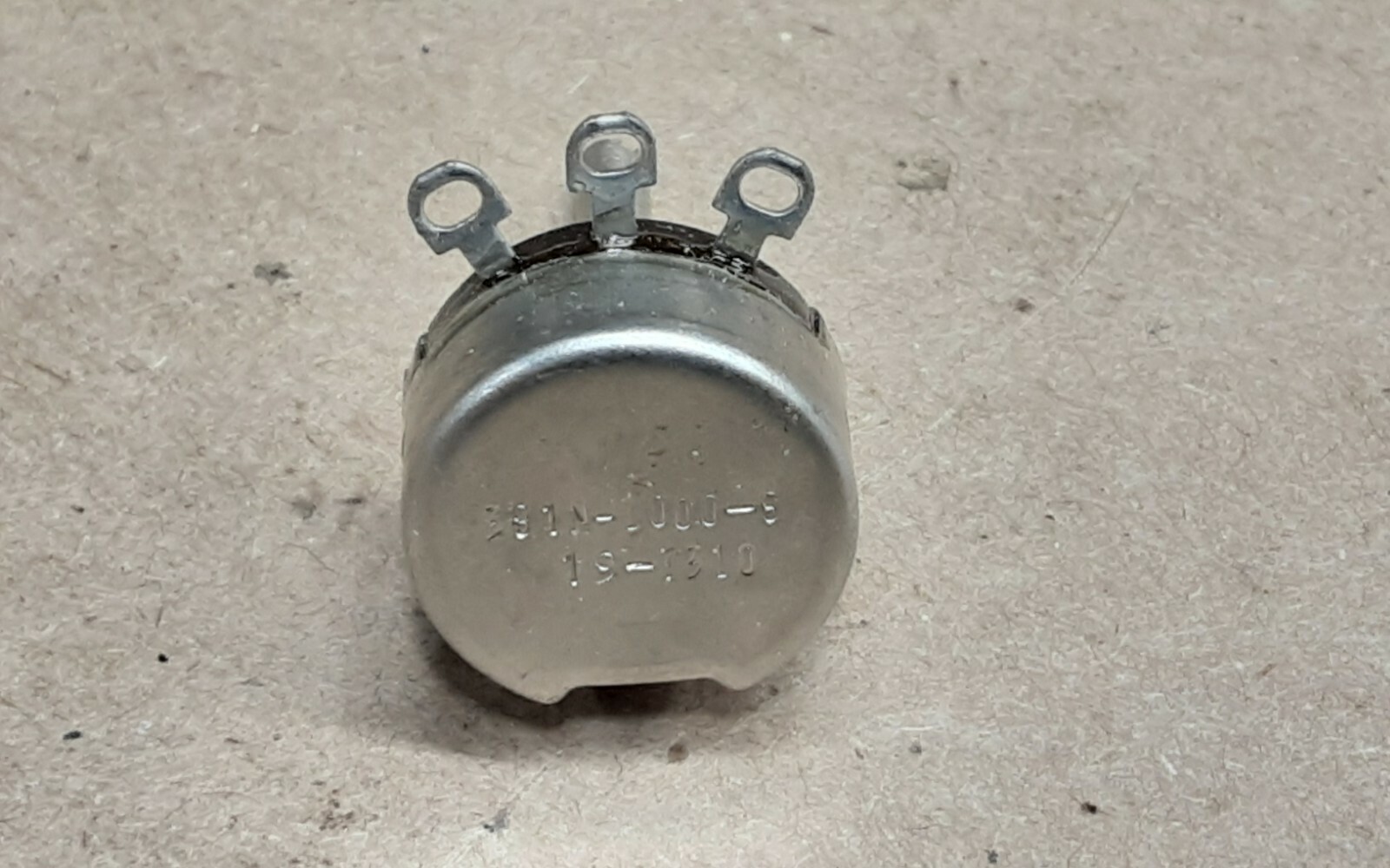 CLAROSTAT 381-N-1000 POTENTIOMETER #38H7RM