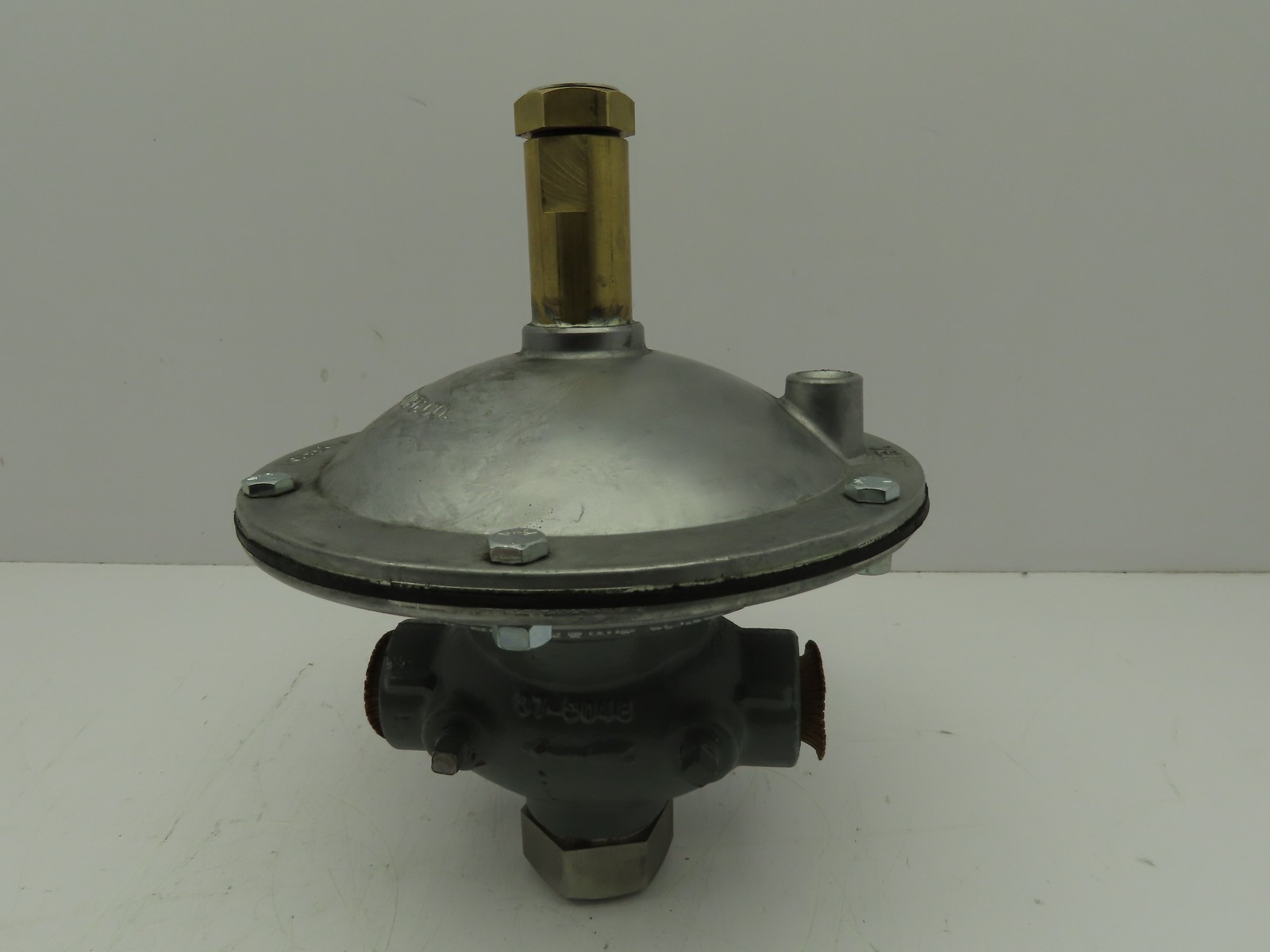 Fives North American Combustion Inc. 7349A-0-A 8OSI Pressure Regulator 3/4 NPT
