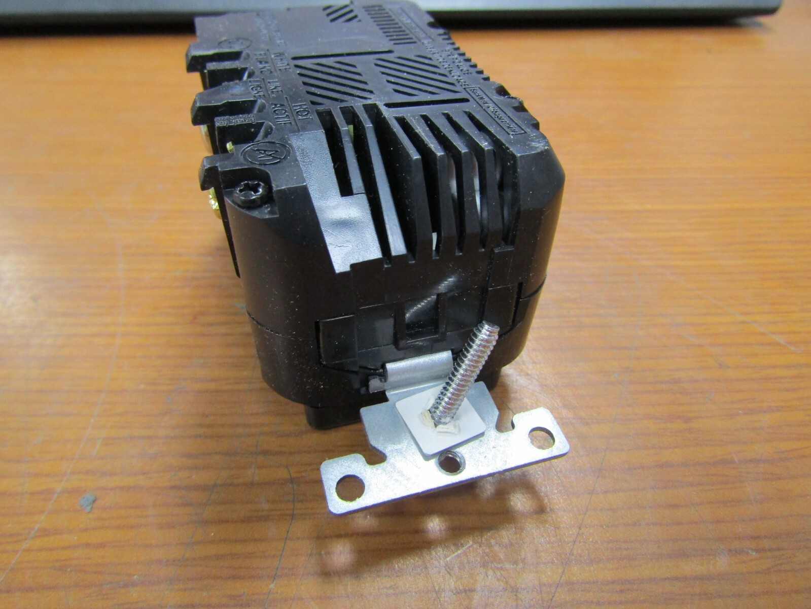 💥NEW LEVITON 15 AMP BLACK COMBO USB / RECEPTACLE 125 VAC T5632-HGE