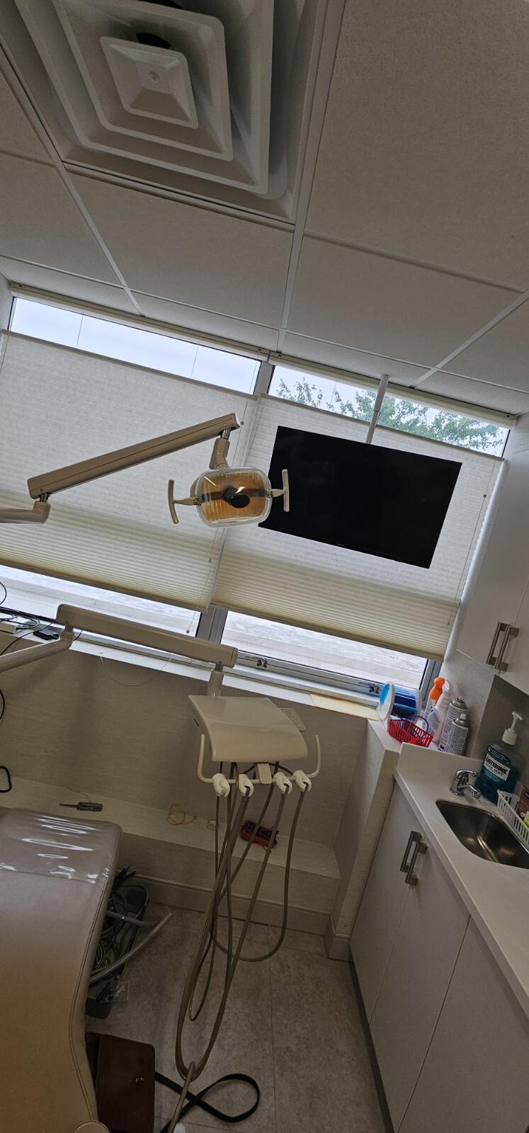 Adec dental chair 1040
