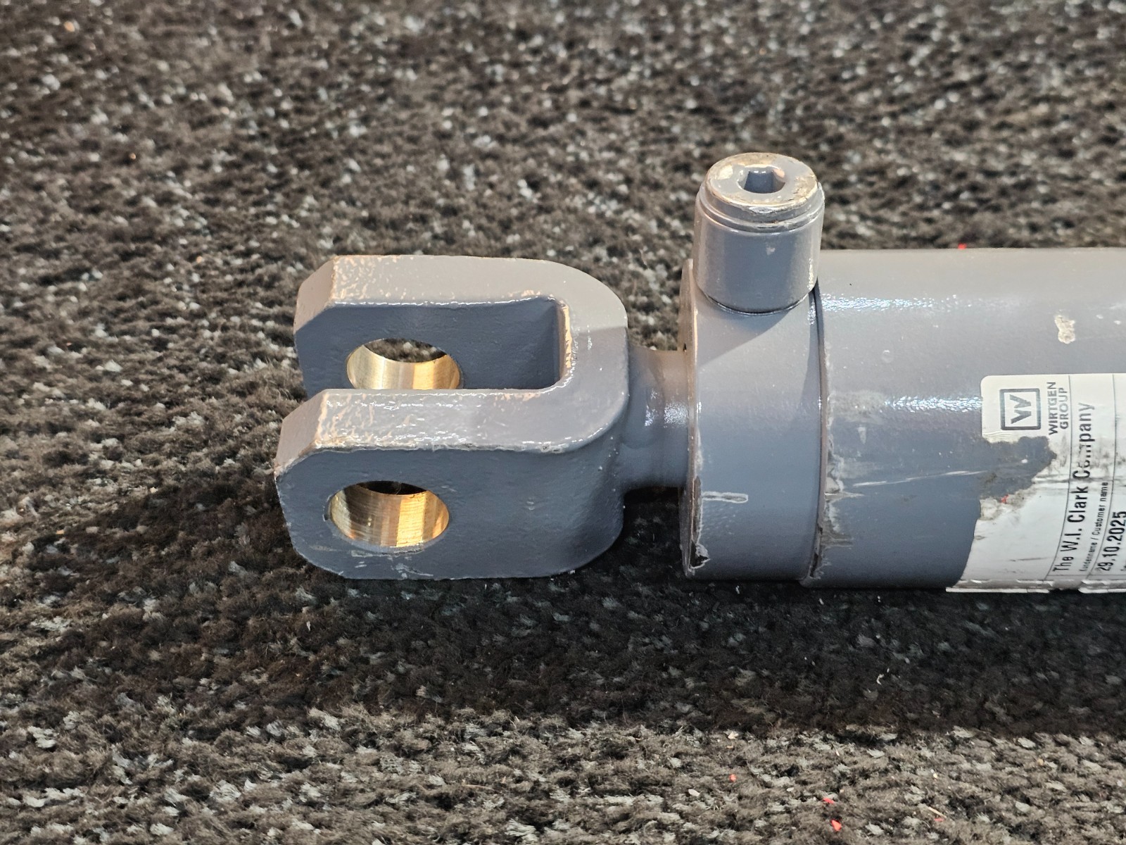 Wirtgen Hydraulic Welded Cylinder 2.89″ OD x 24″ Retracted Length x 1.31″ Rod
