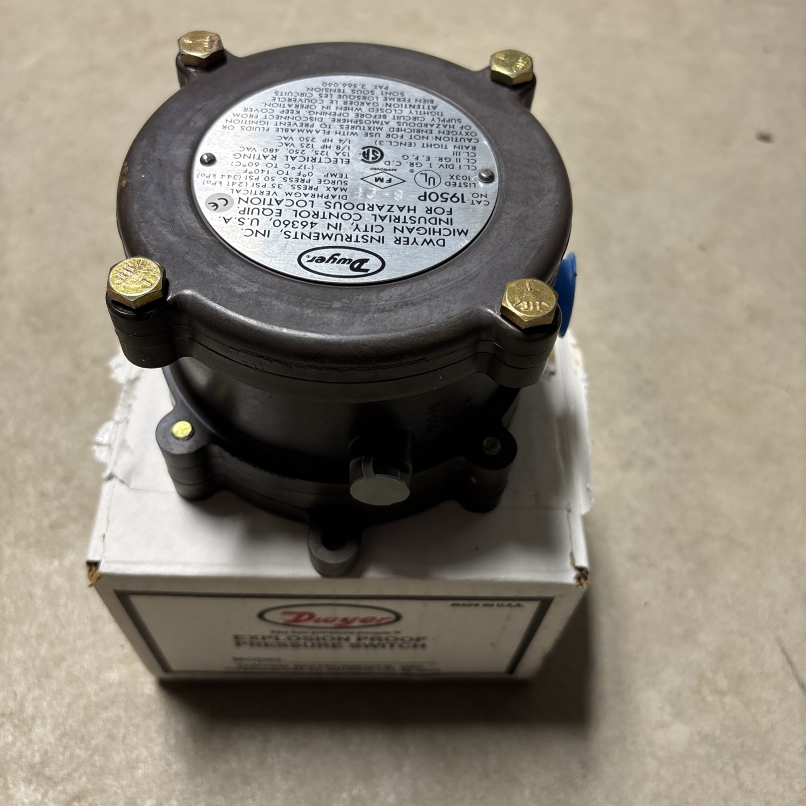 Dwyer 1950P-2-2F Explosion-proof Pressure Switch