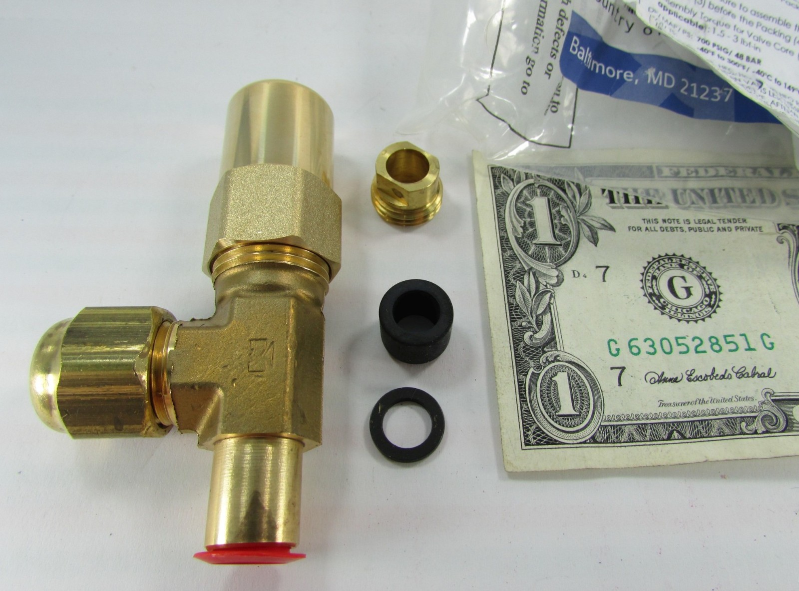 York Brass Refrigerant Liquid Line Charging Valves, 3/8″ OD Tube x Flare Access