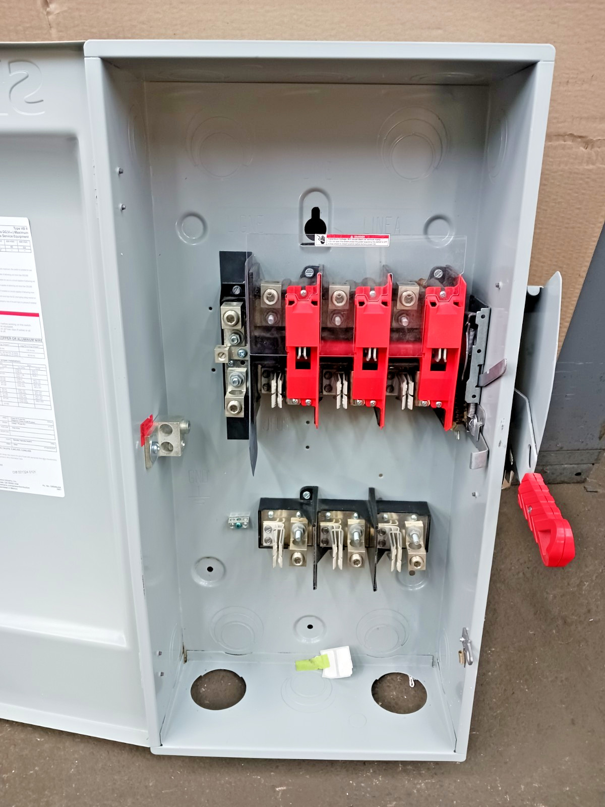 Siemens 200 Amp Fusible Heavy Duty Safety Switch 3 Pole 600V AC/DC HF364N